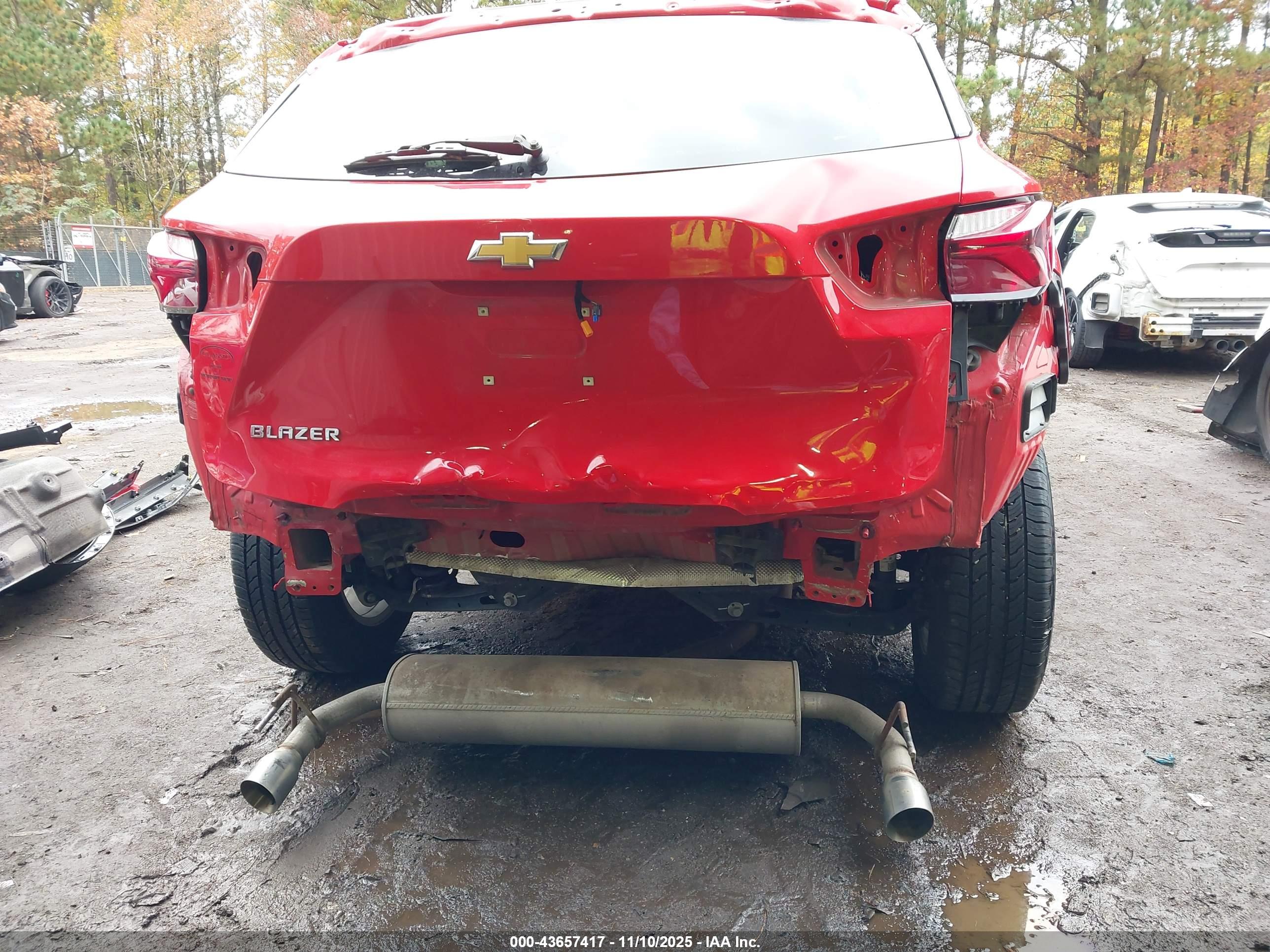 CHEVROLET BLAZER image 6