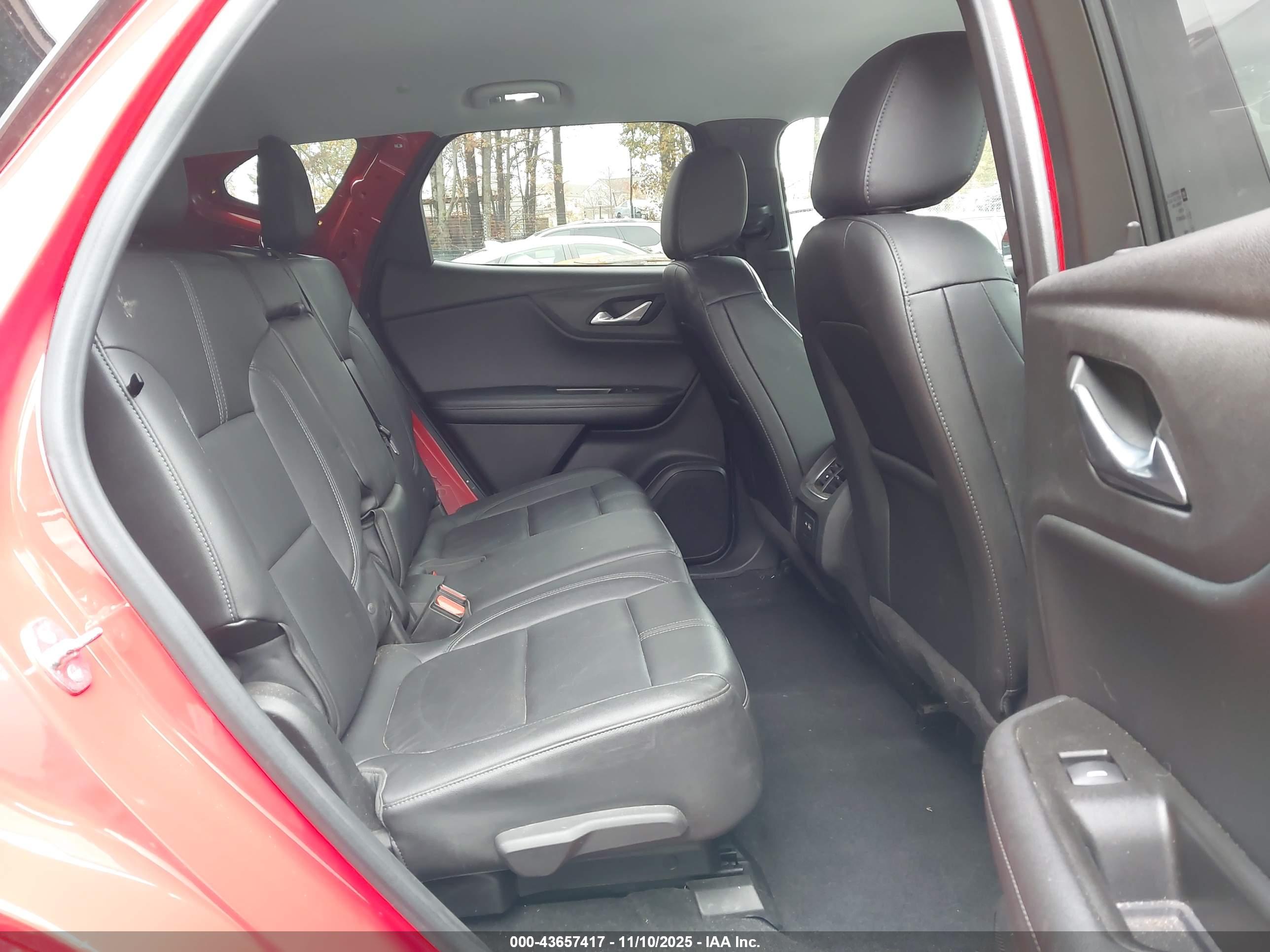 CHEVROLET BLAZER image 8