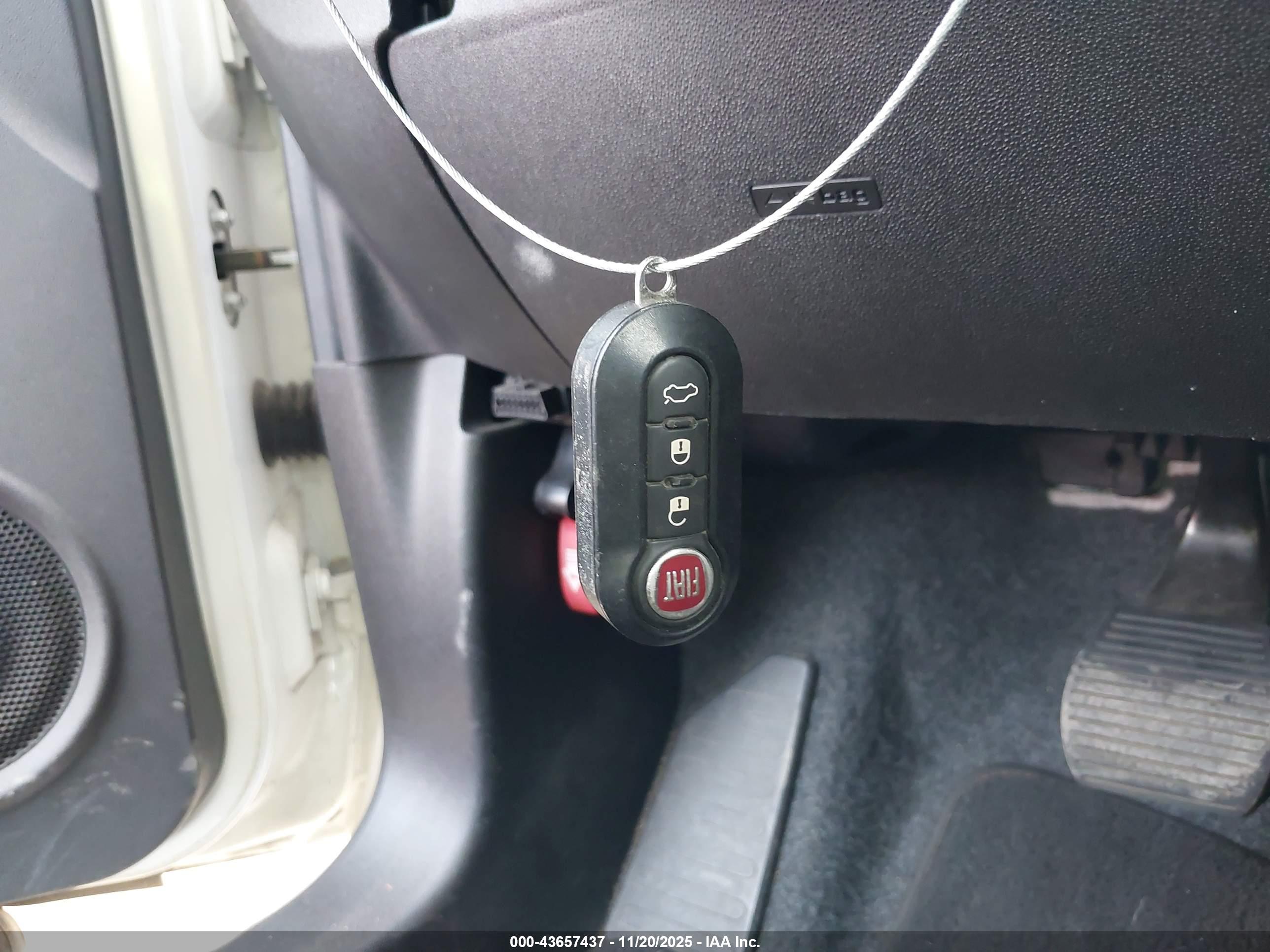 FIAT 500E image 11