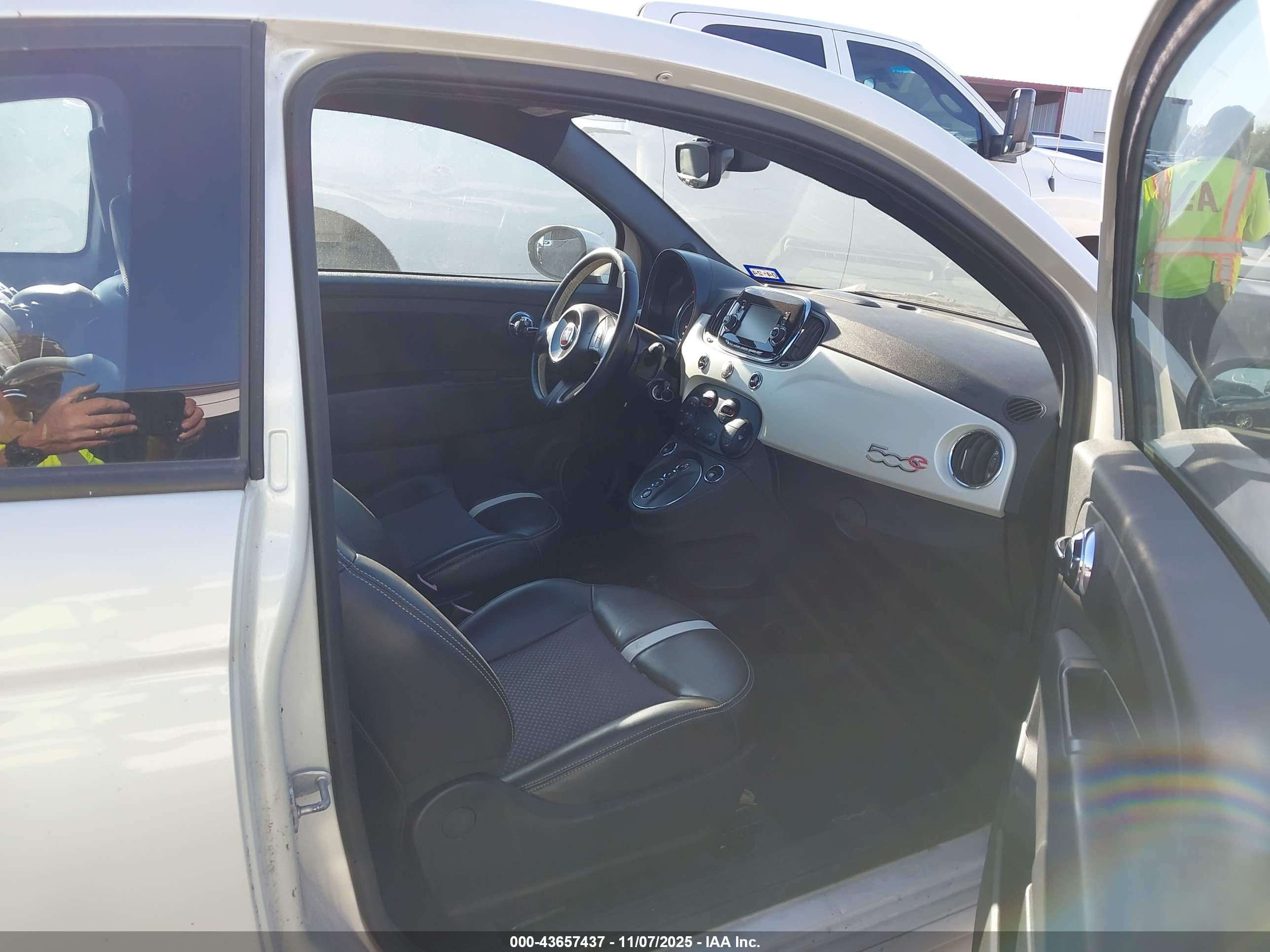 FIAT 500E image 5