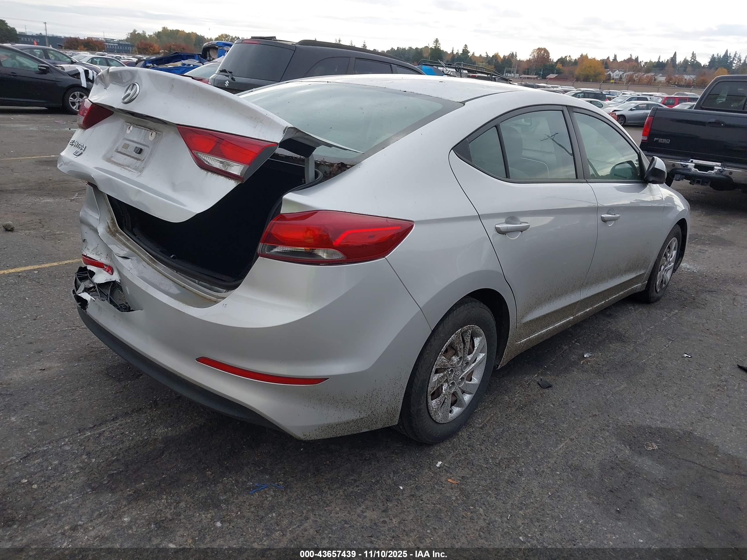 HYUNDAI ELANTRA image 4