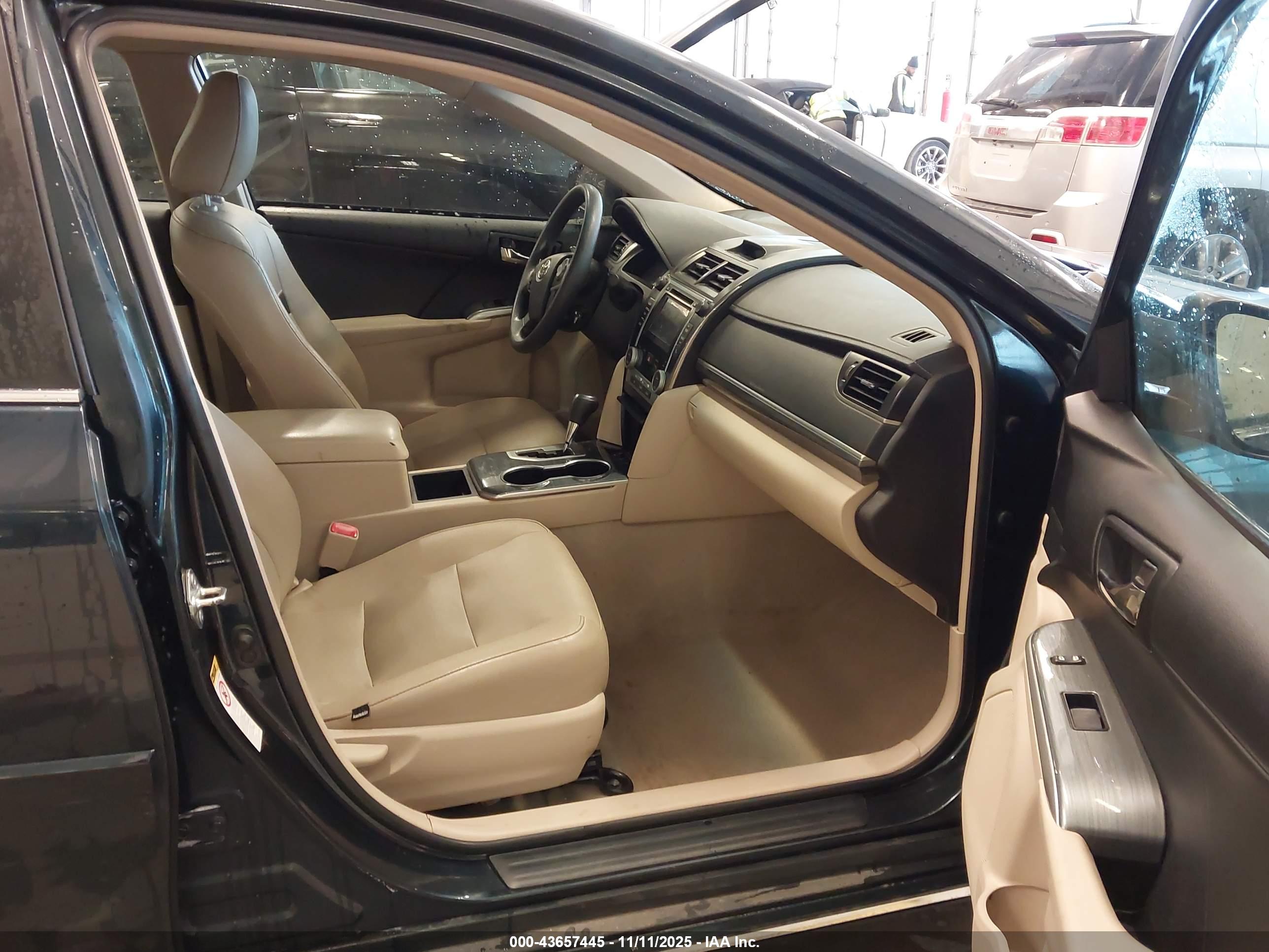 TOYOTA CAMRY image 5