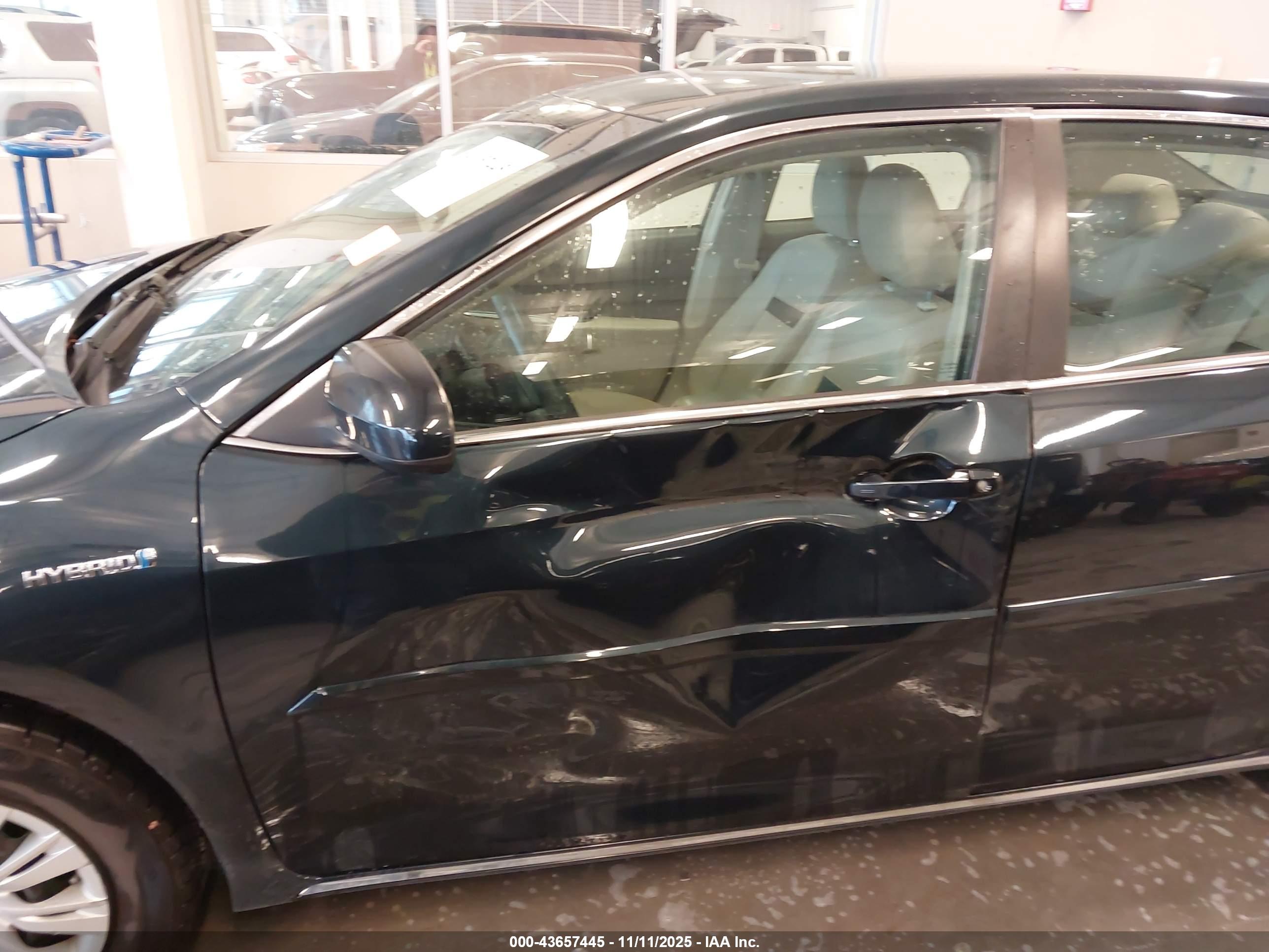 TOYOTA CAMRY image 6