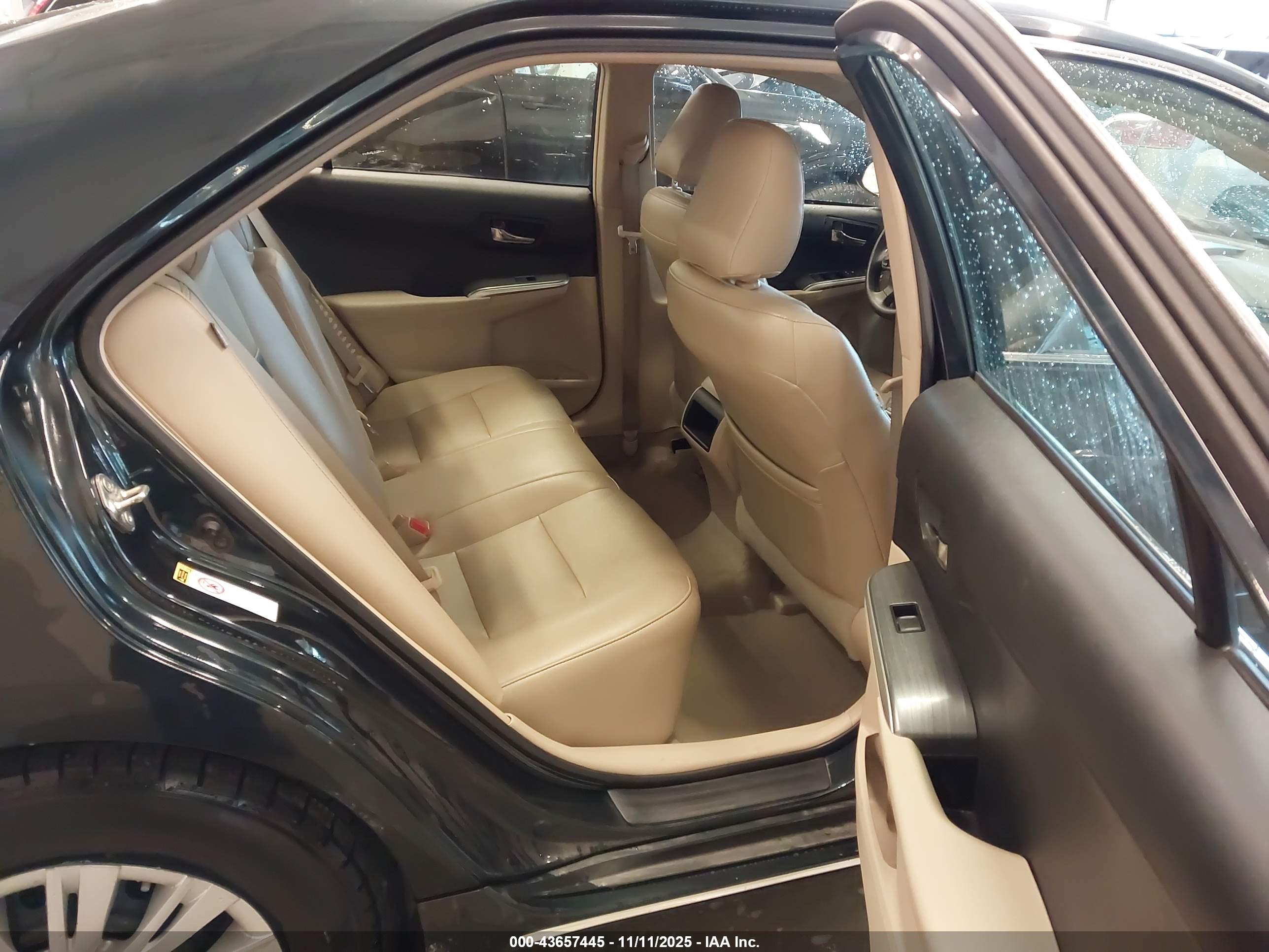 TOYOTA CAMRY image 8