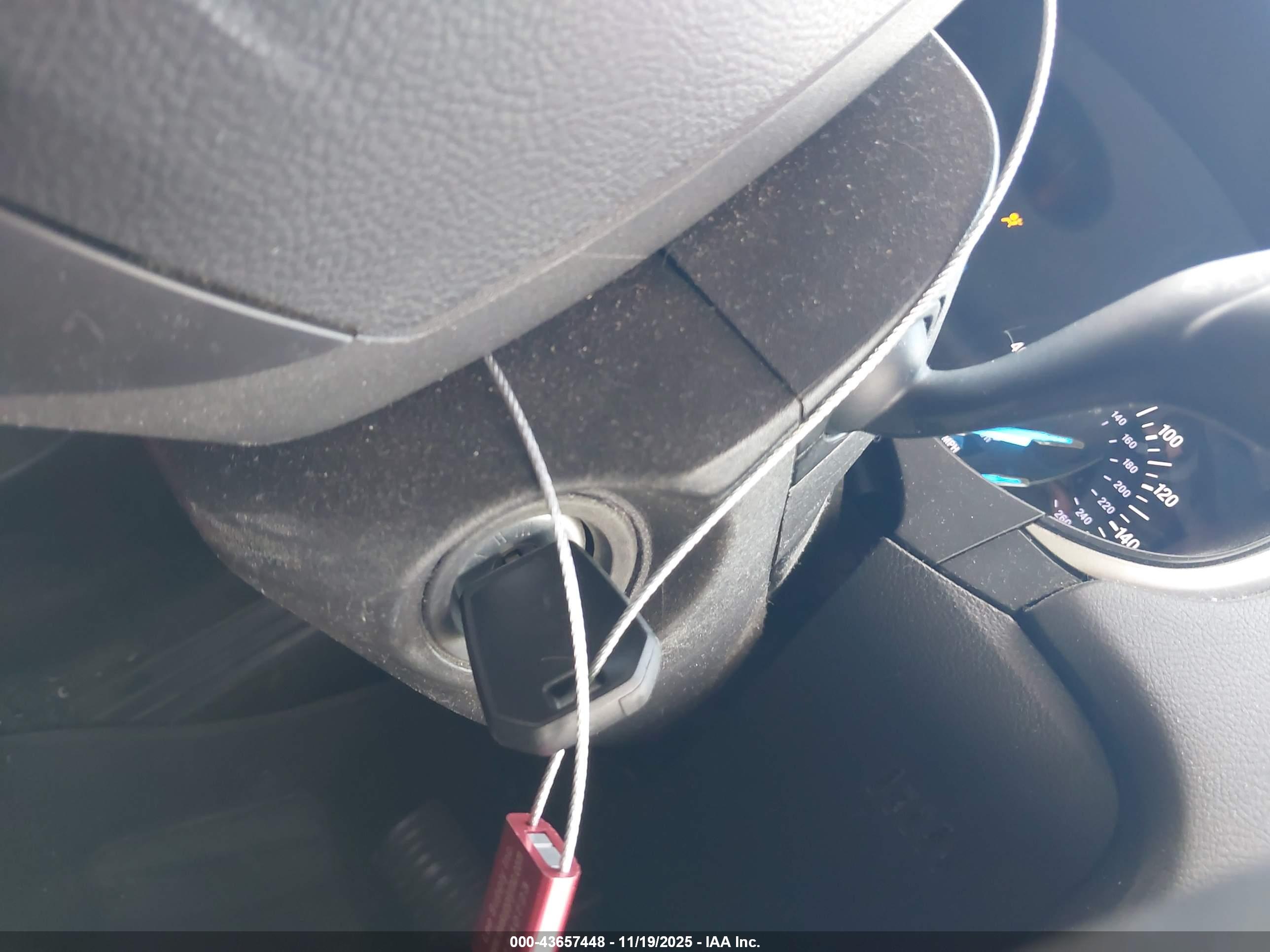 FORD FUSION image 11