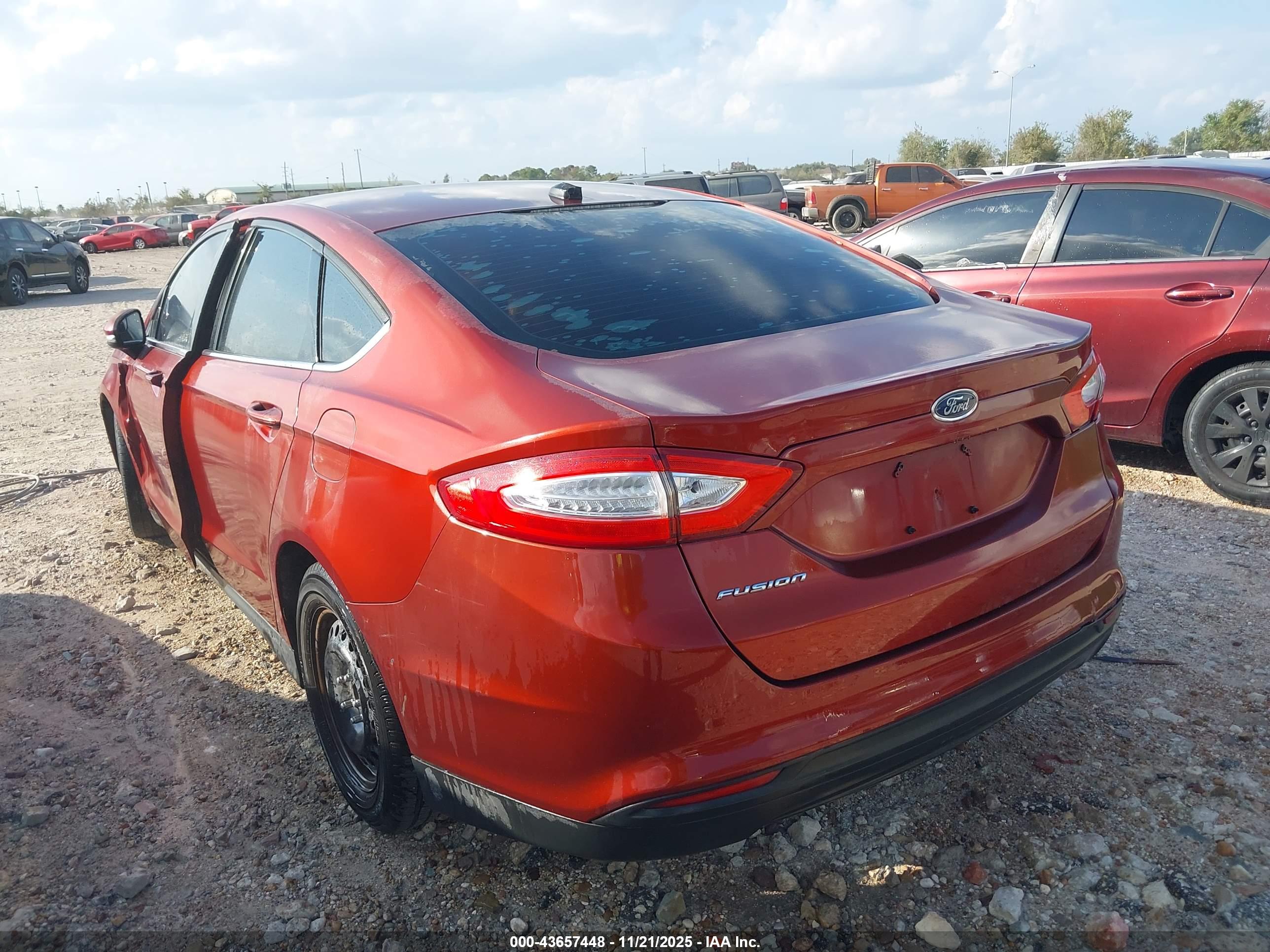 FORD FUSION image 3