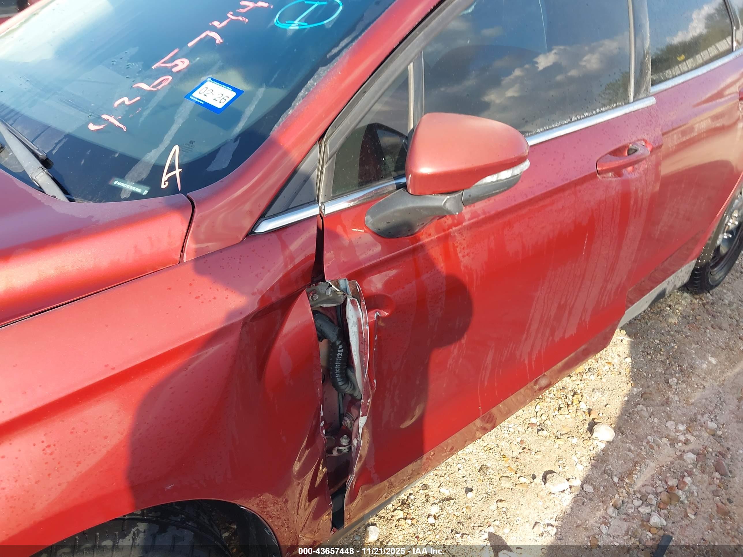 FORD FUSION image 6