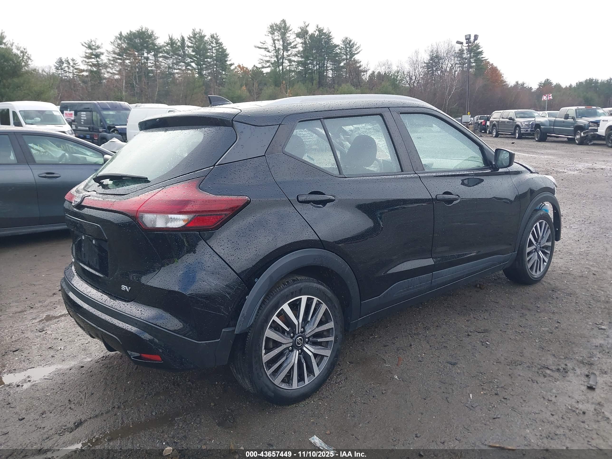 NISSAN KICKS image 4