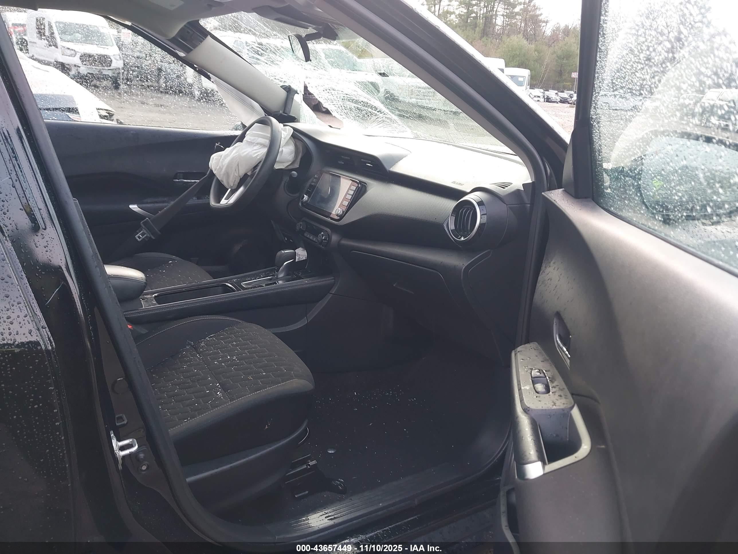 NISSAN KICKS image 5