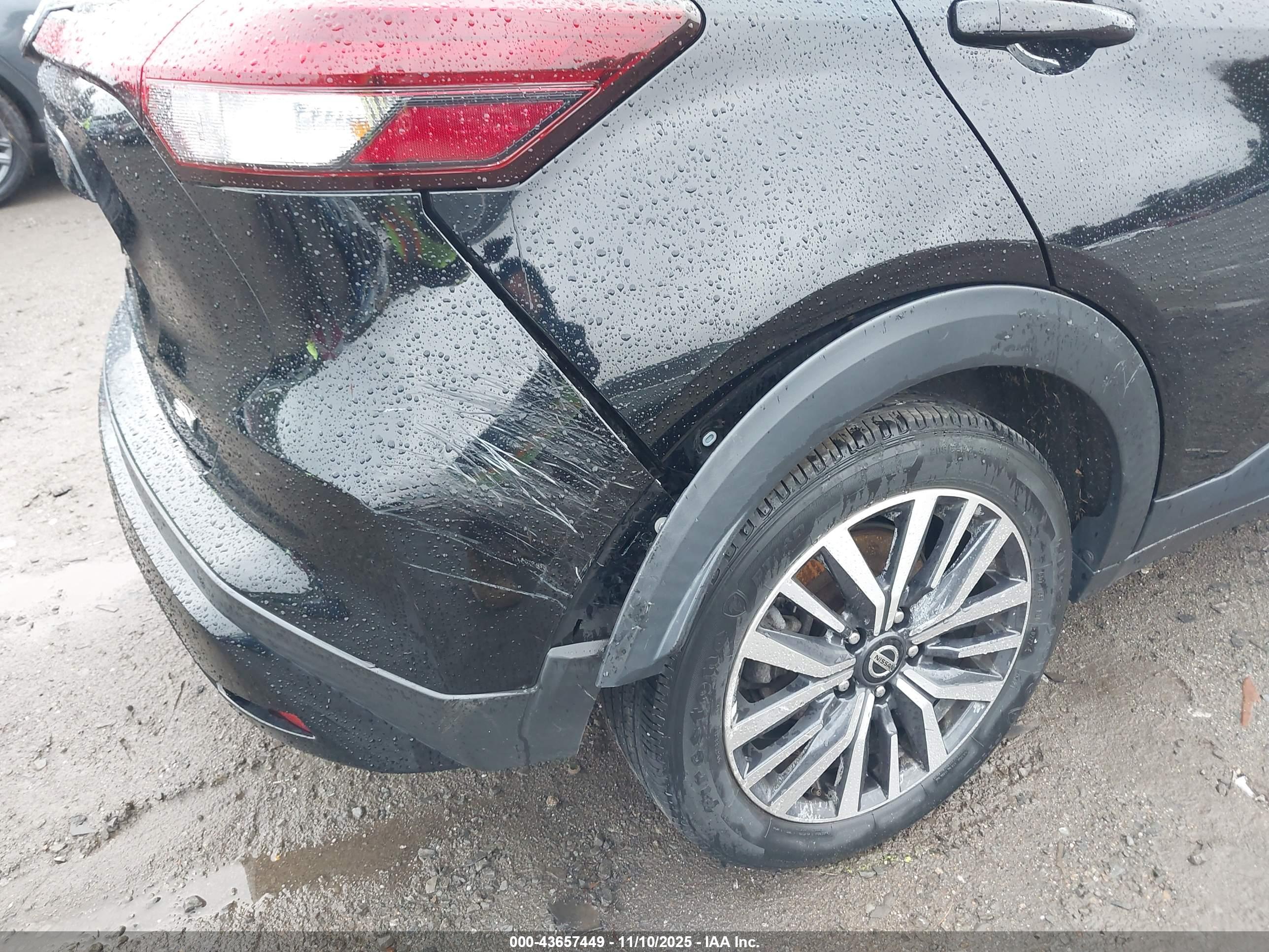 NISSAN KICKS image 6