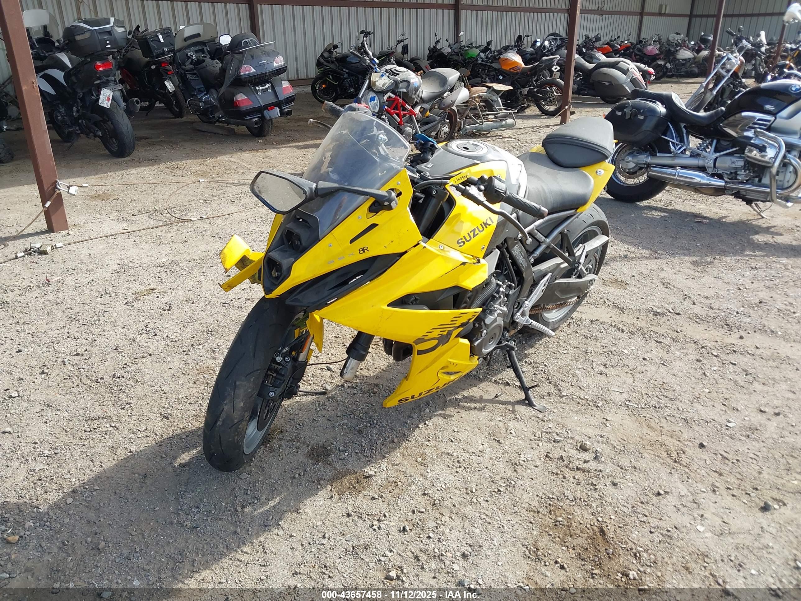 SUZUKI GSX800 image 2