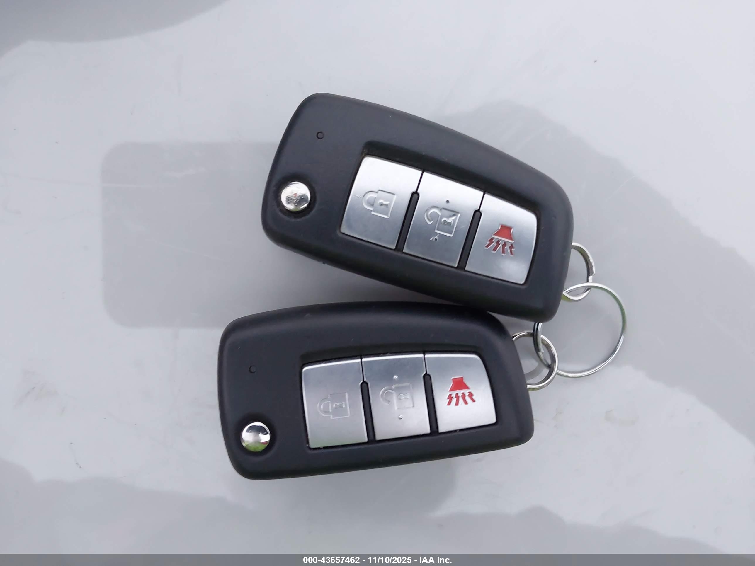 NISSAN ROGUE image 11
