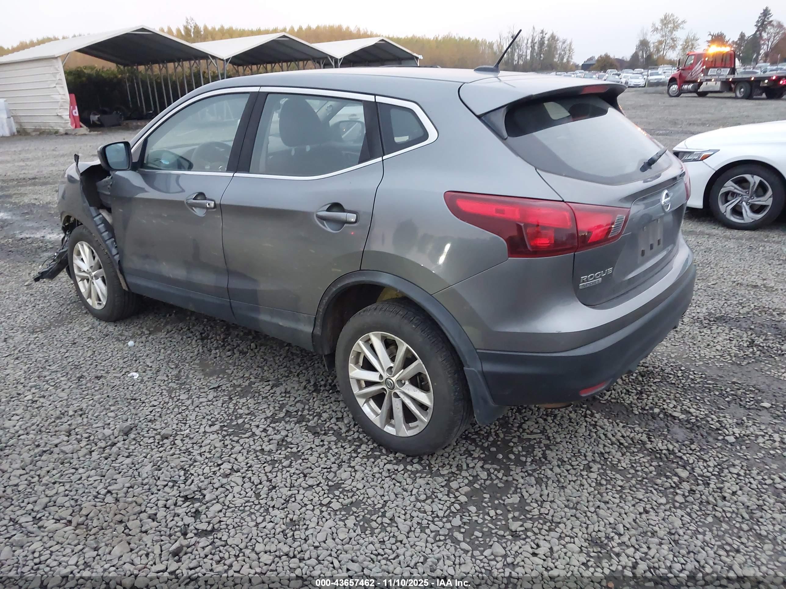 NISSAN ROGUE image 3