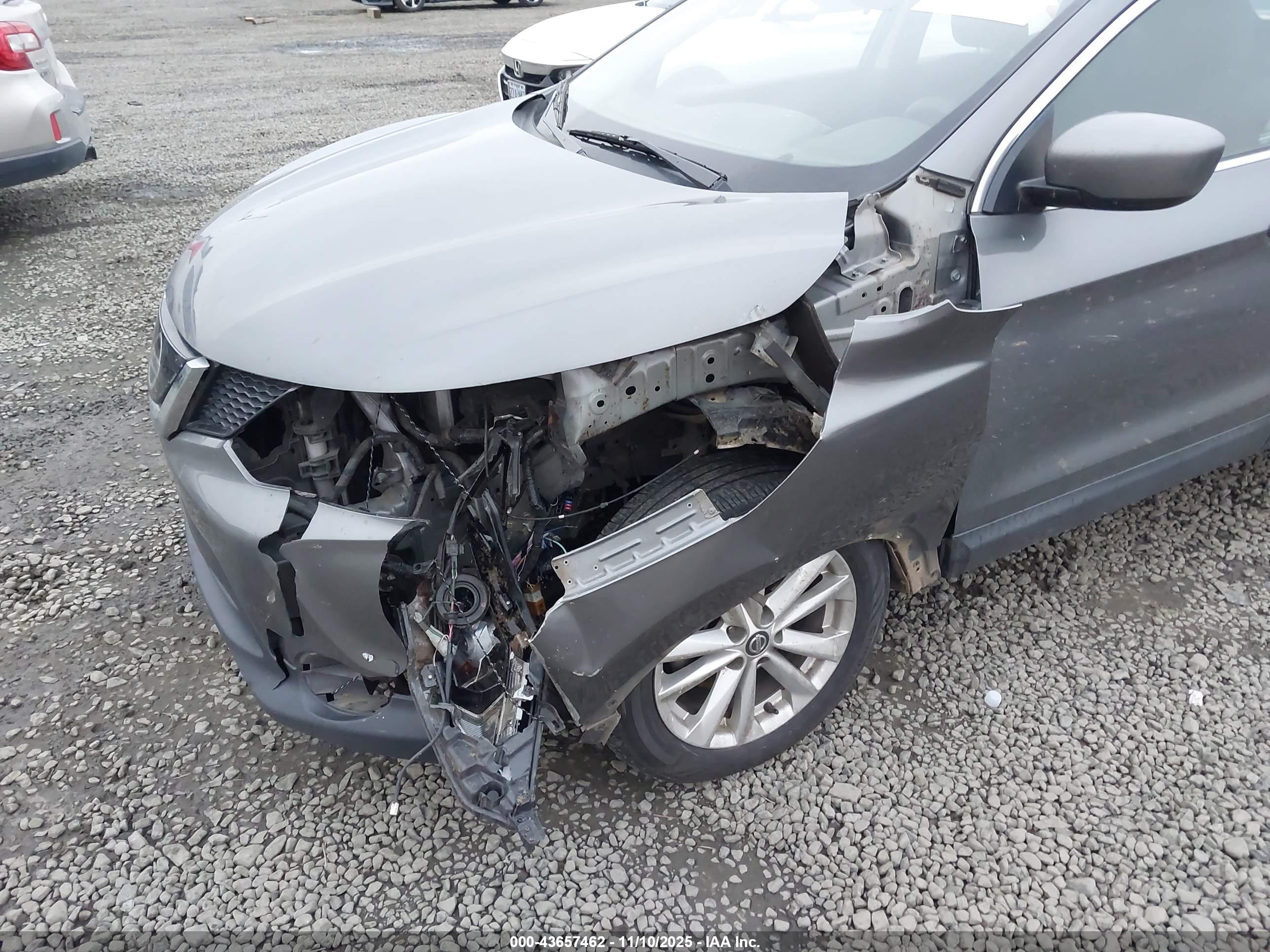 NISSAN ROGUE image 6