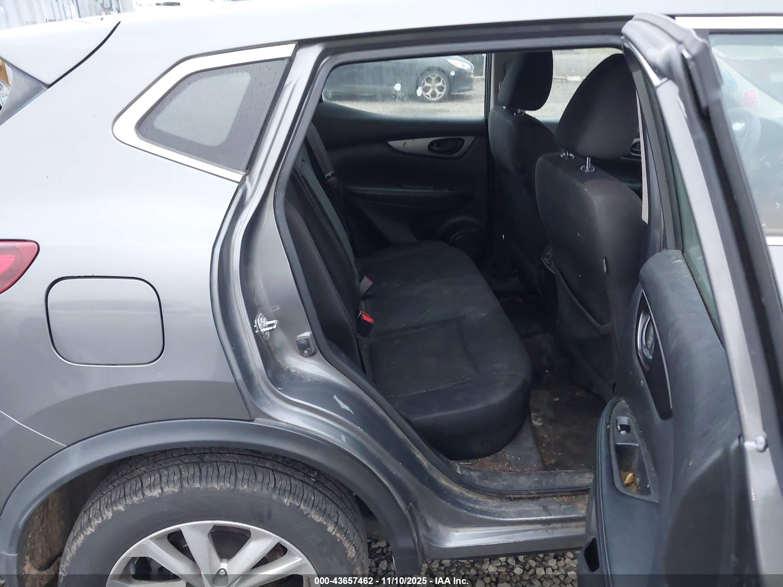 NISSAN ROGUE image 8