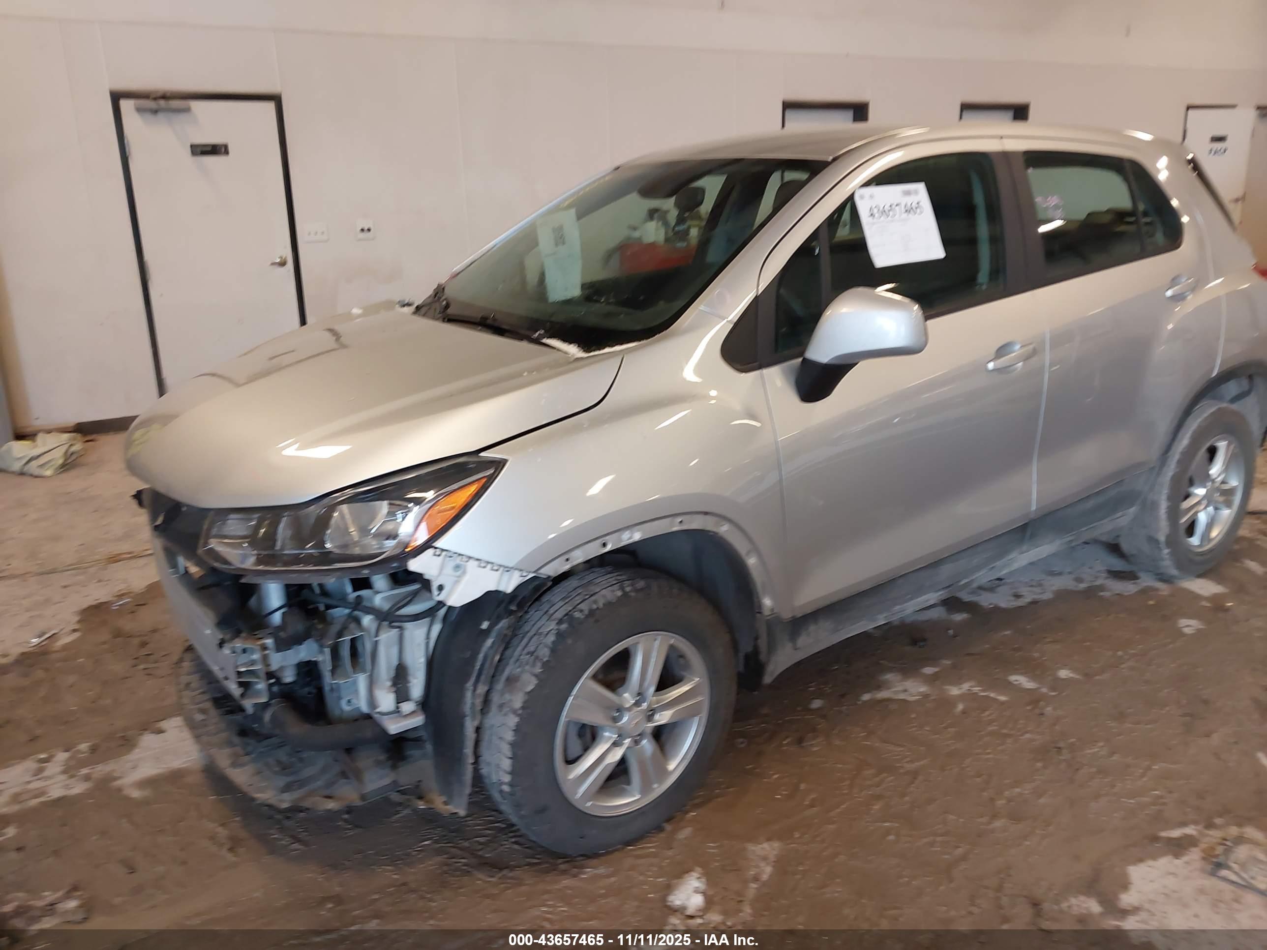 CHEVROLET TRAX image 2