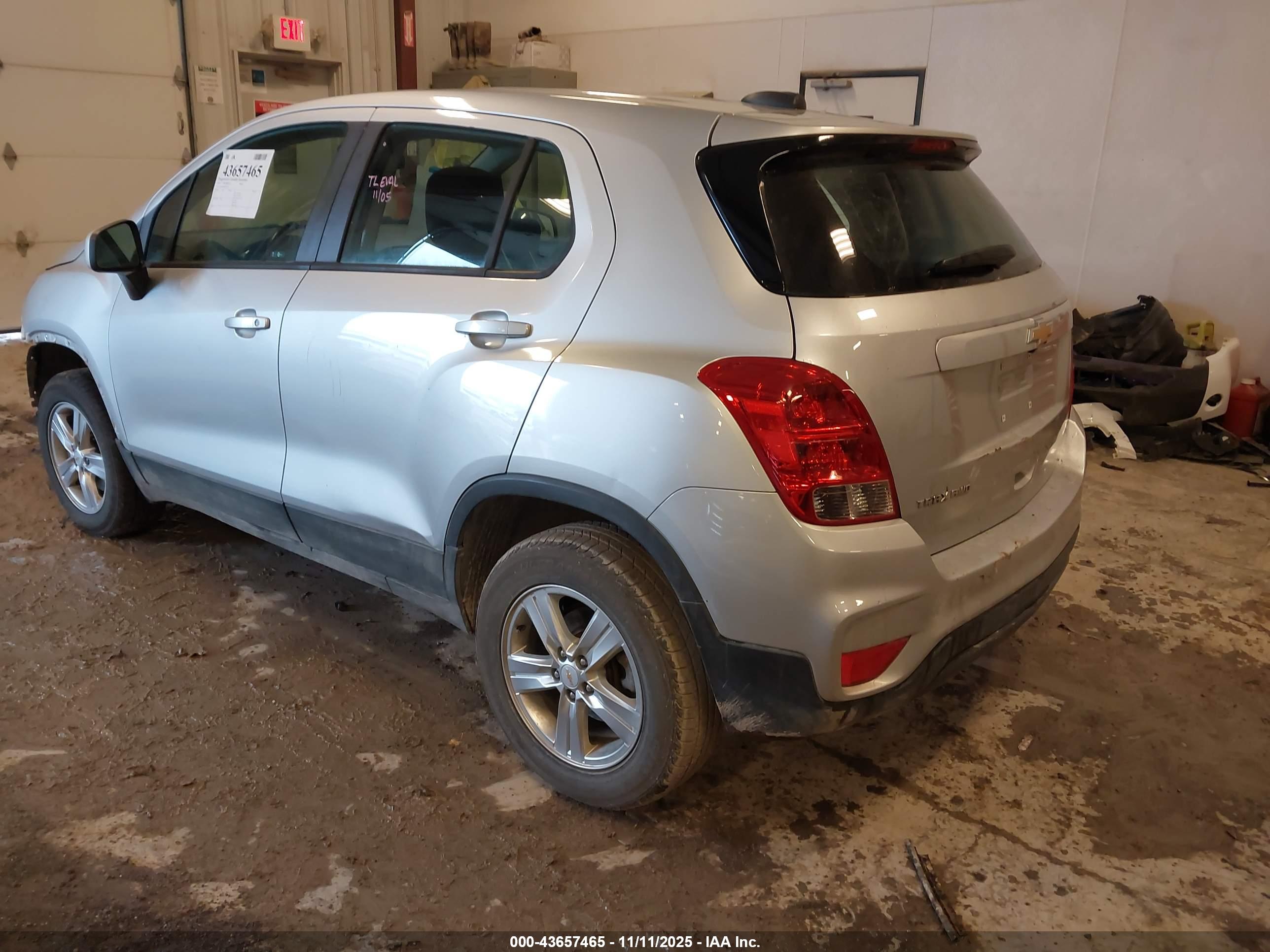 CHEVROLET TRAX image 3