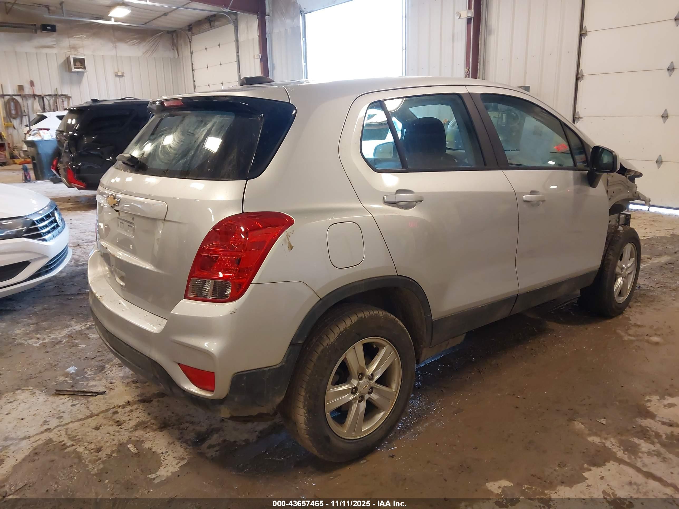 CHEVROLET TRAX image 4