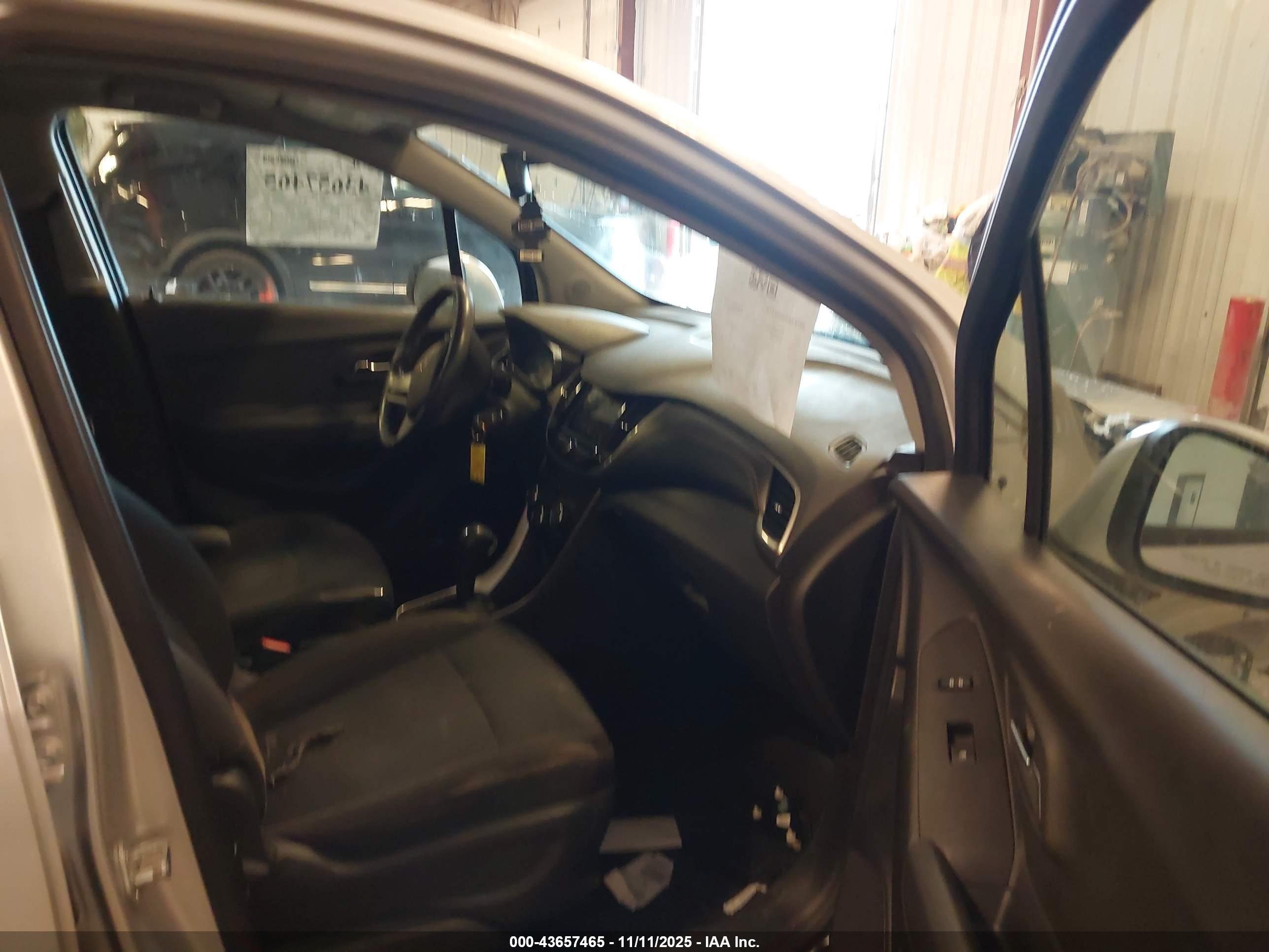 CHEVROLET TRAX image 5