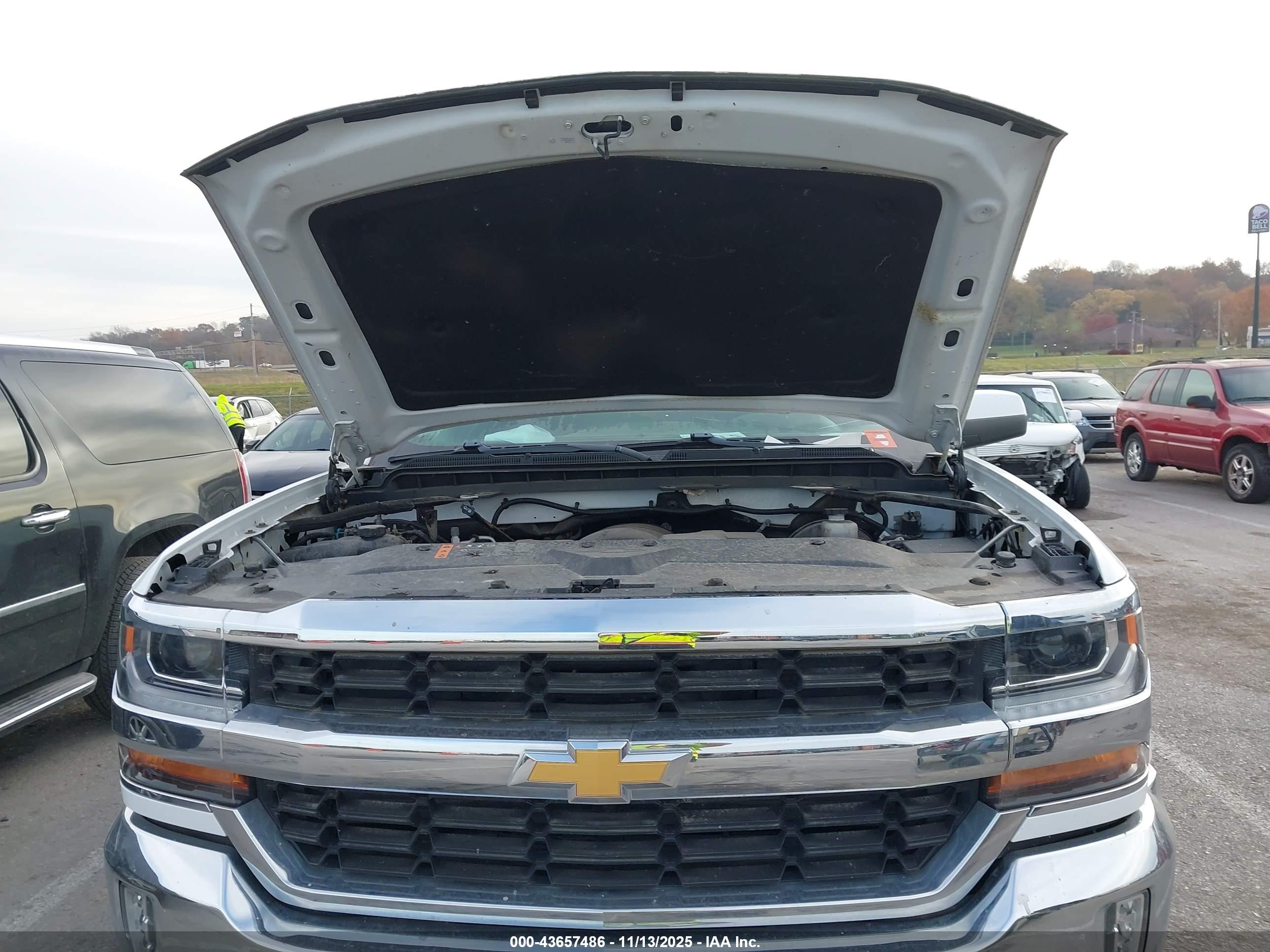 CHEVROLET SILVERADO image 10