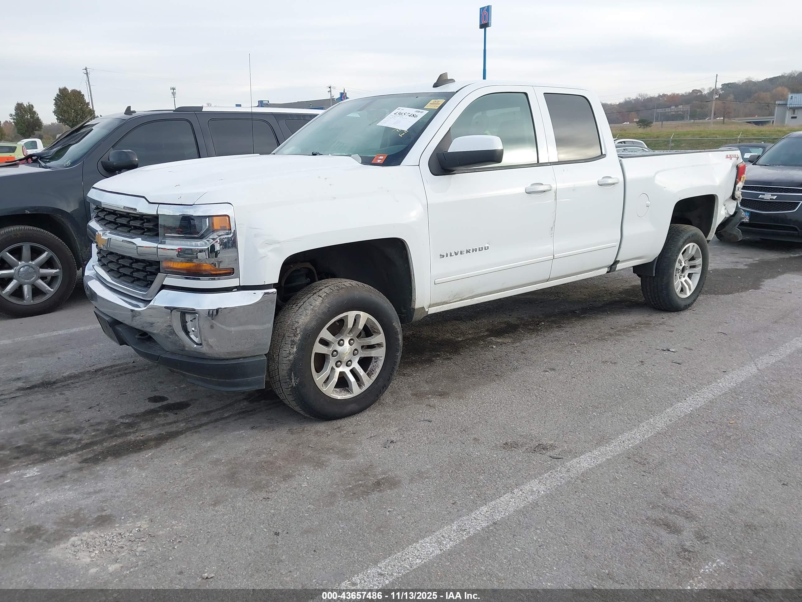 CHEVROLET SILVERADO image 2