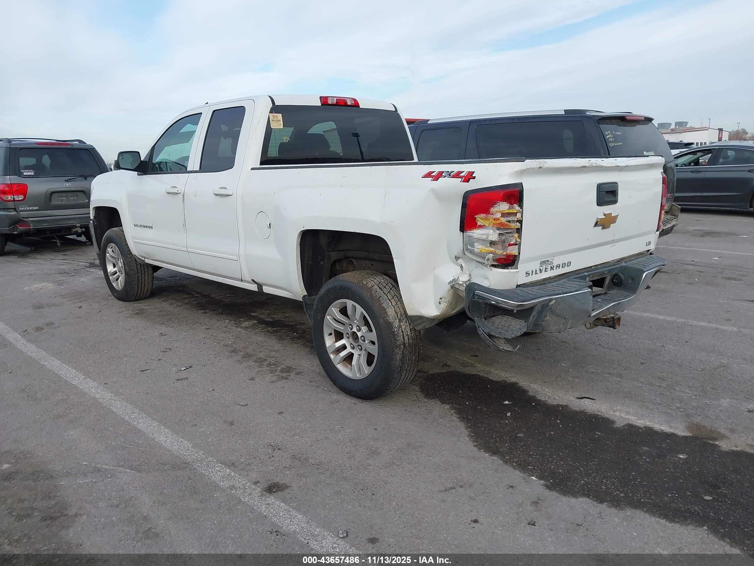 CHEVROLET SILVERADO image 3
