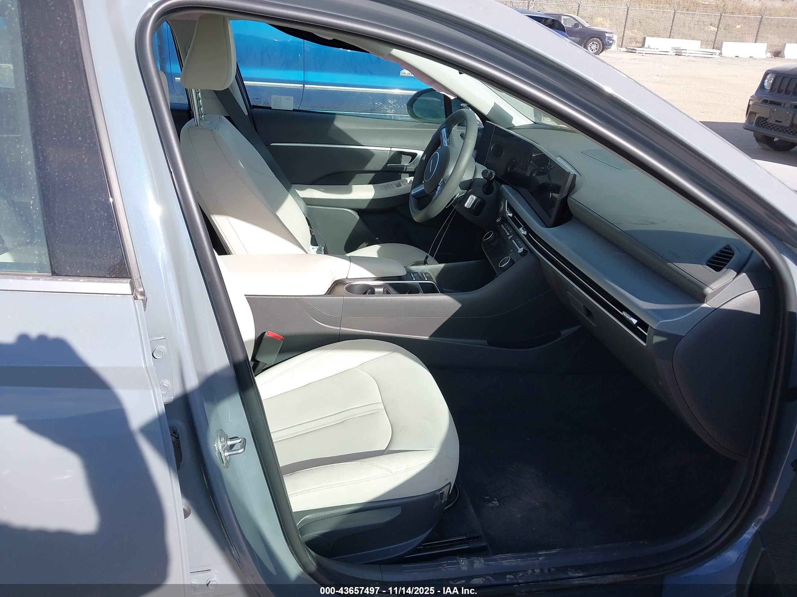 HYUNDAI SONATA image 5