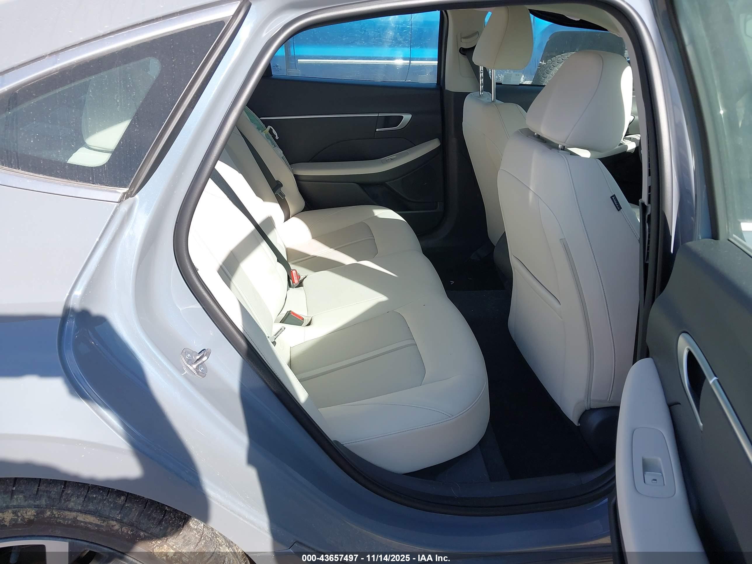 HYUNDAI SONATA image 8