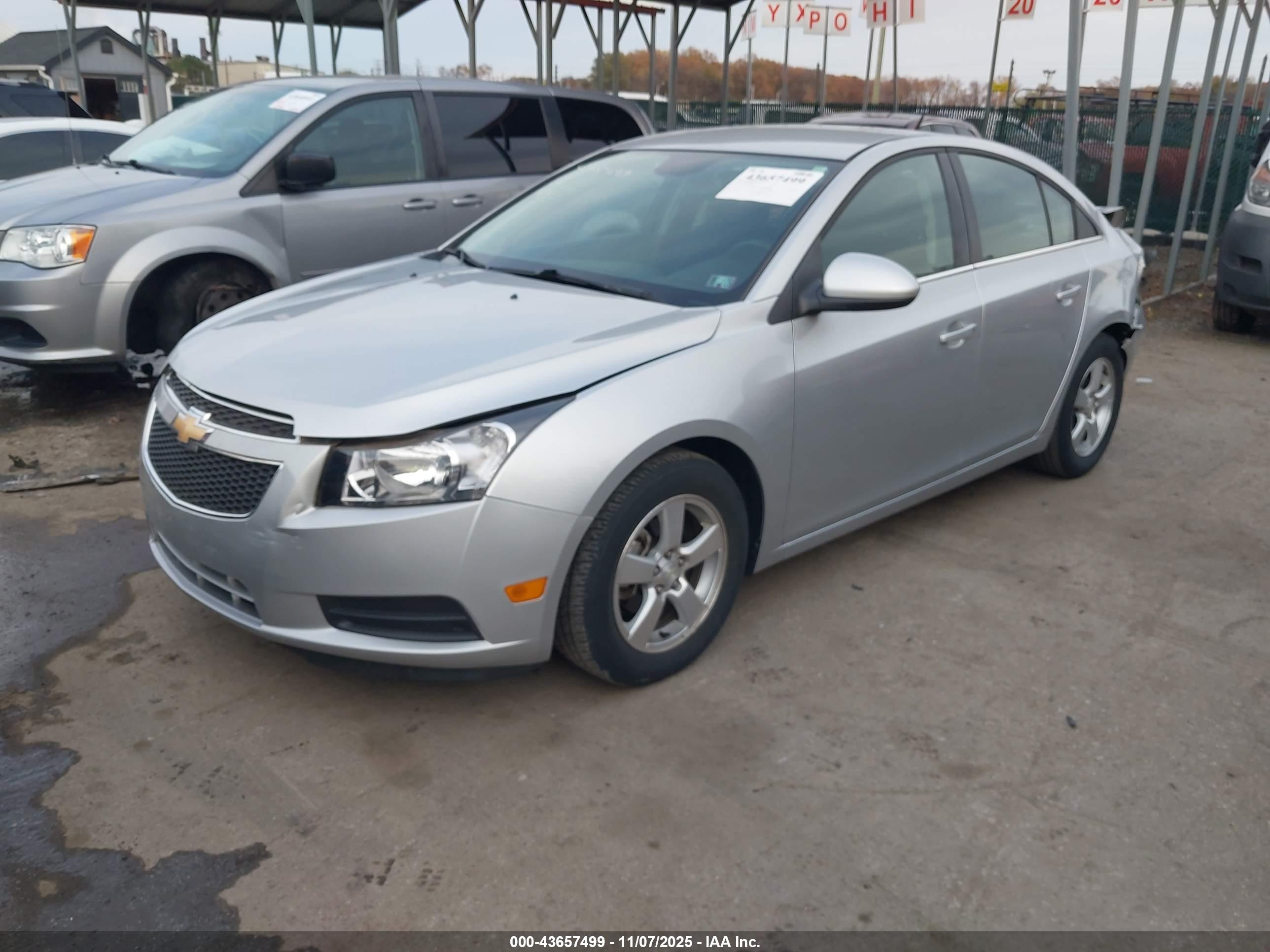 CHEVROLET CRUZE image 2