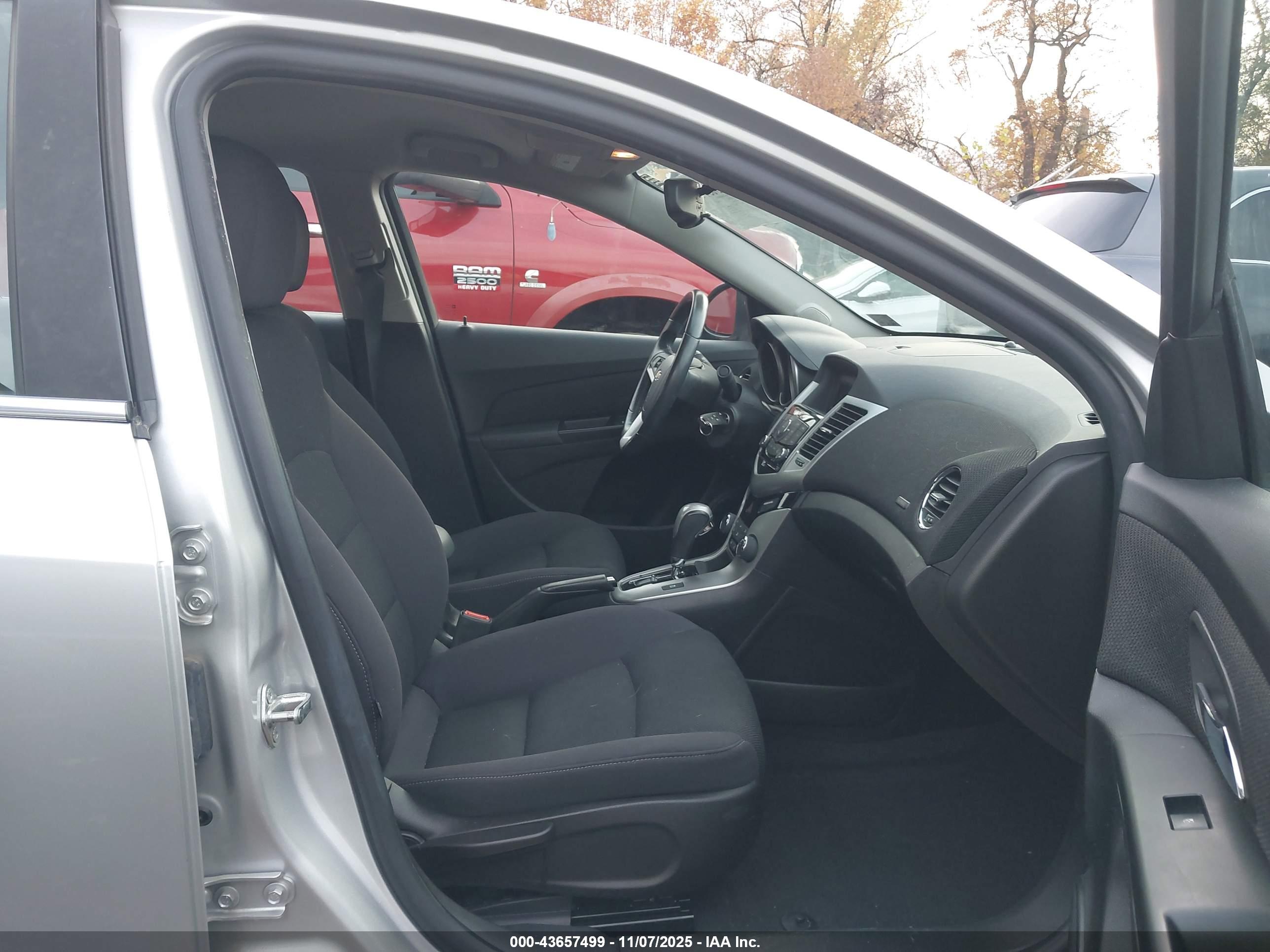 CHEVROLET CRUZE image 5