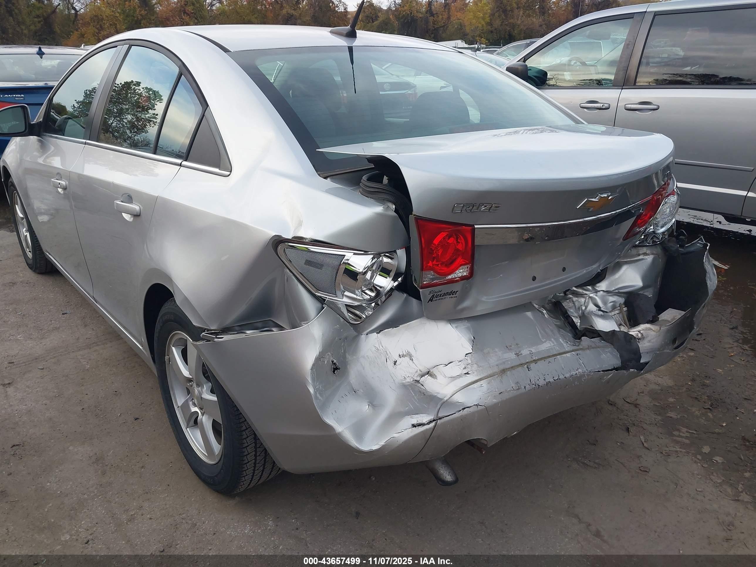 CHEVROLET CRUZE image 6