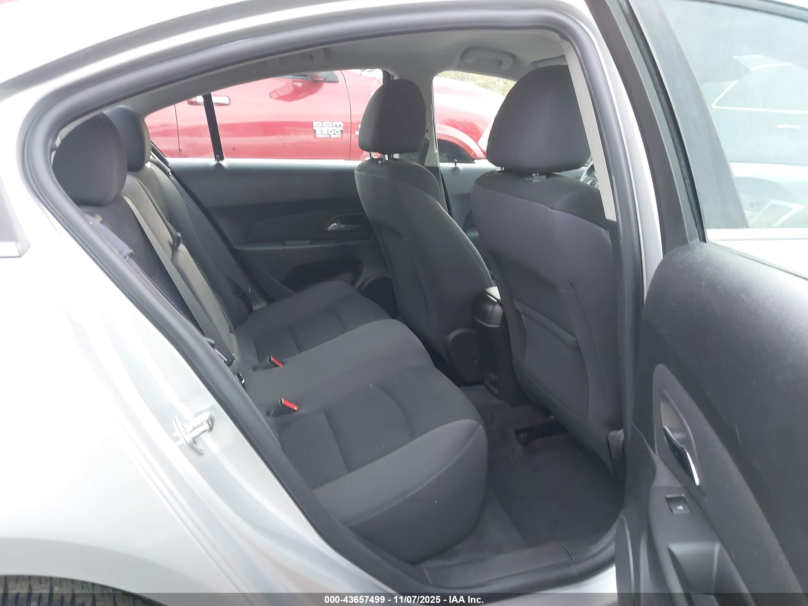 CHEVROLET CRUZE image 8
