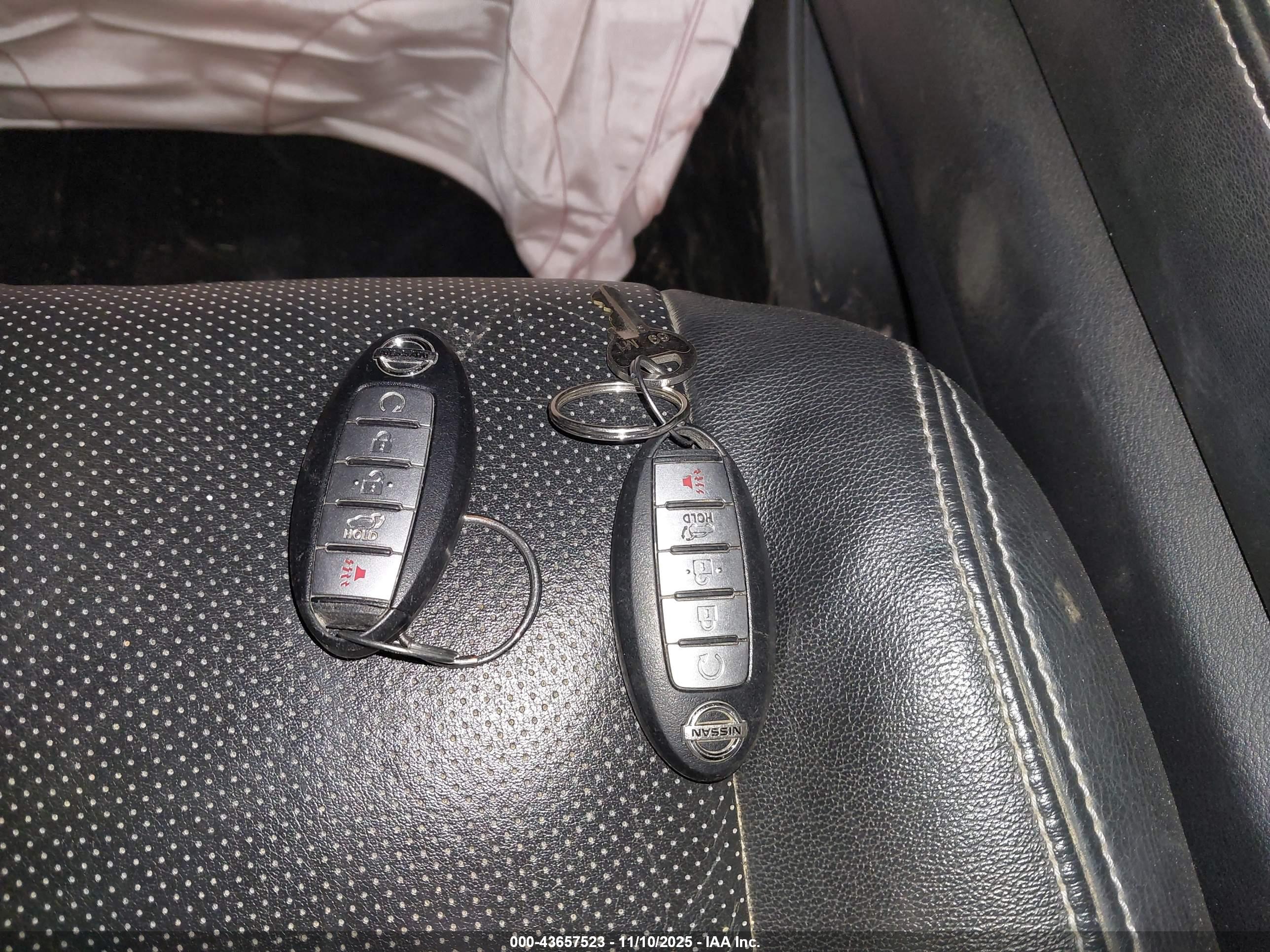 NISSAN MURANO image 11