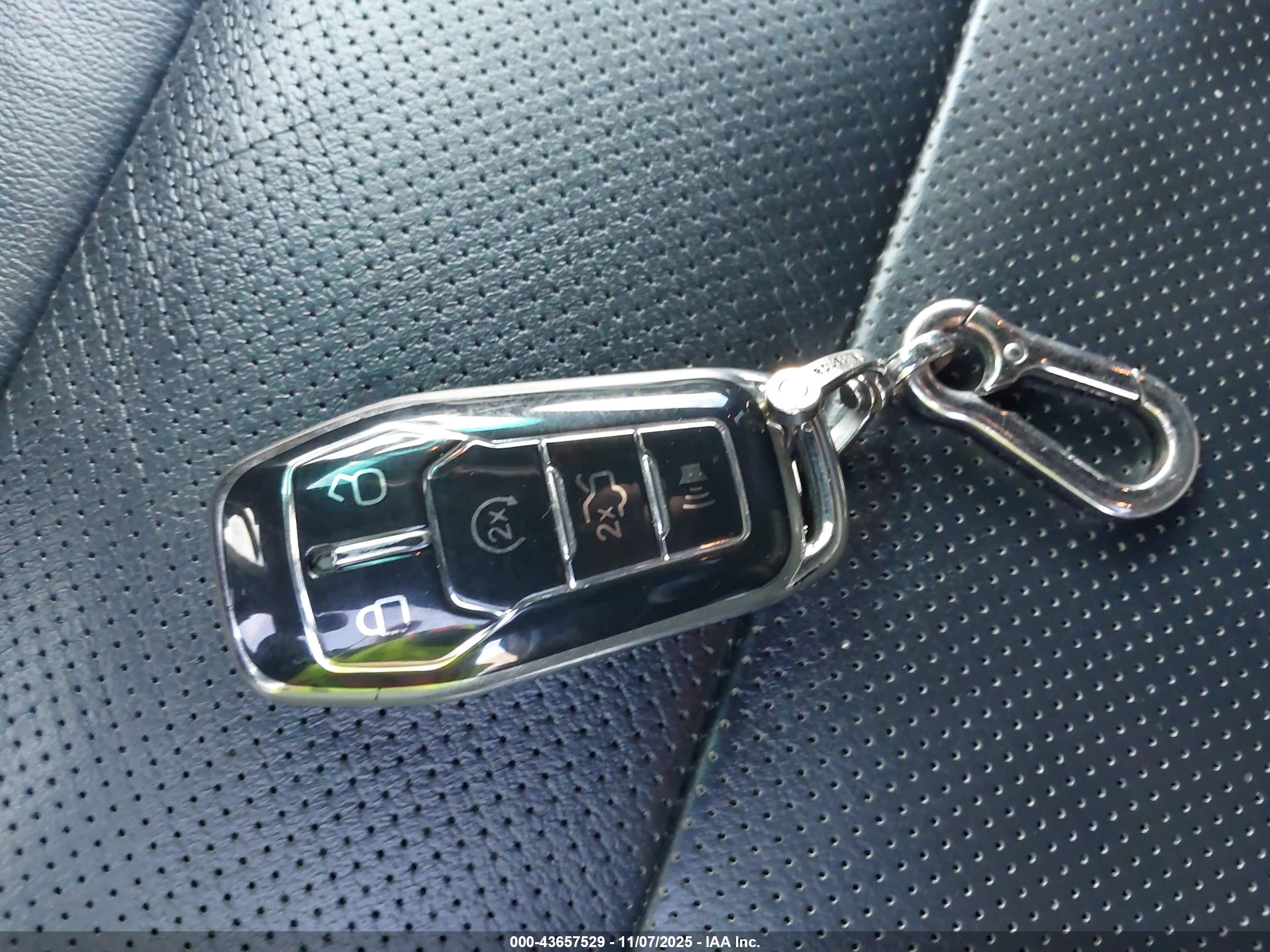 FORD EXPLORER image 11