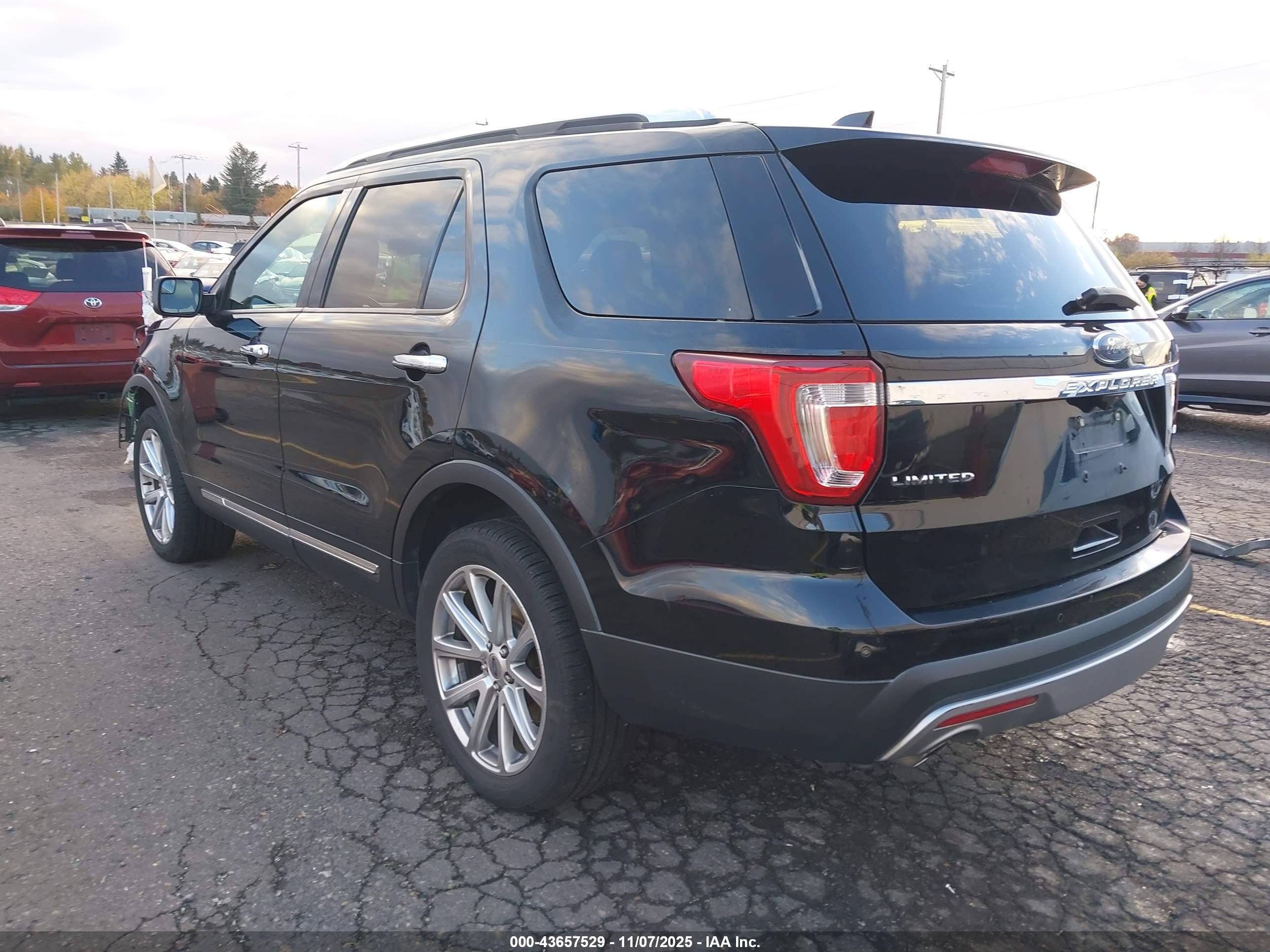 FORD EXPLORER image 3