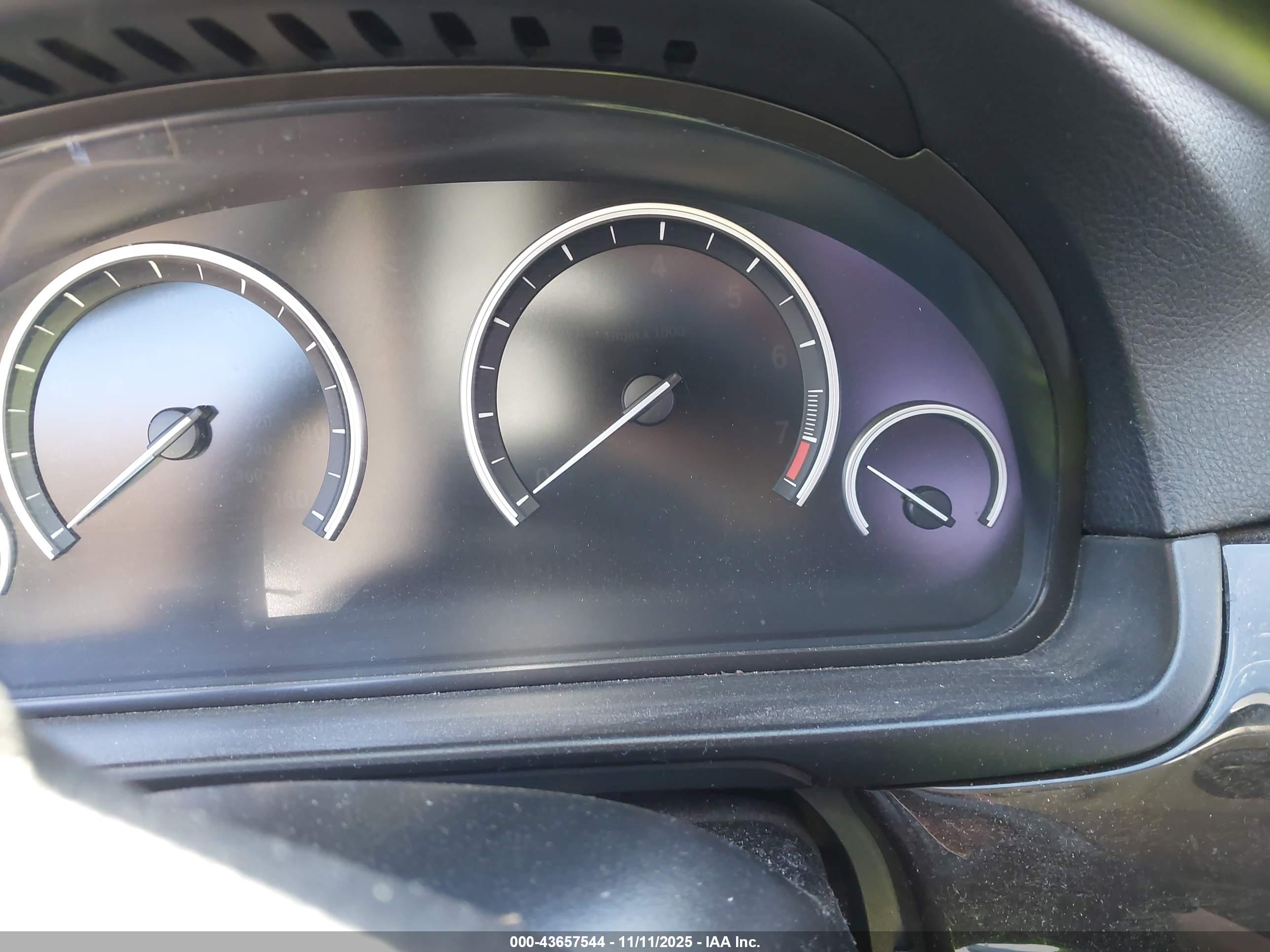 BMW 528I image 7