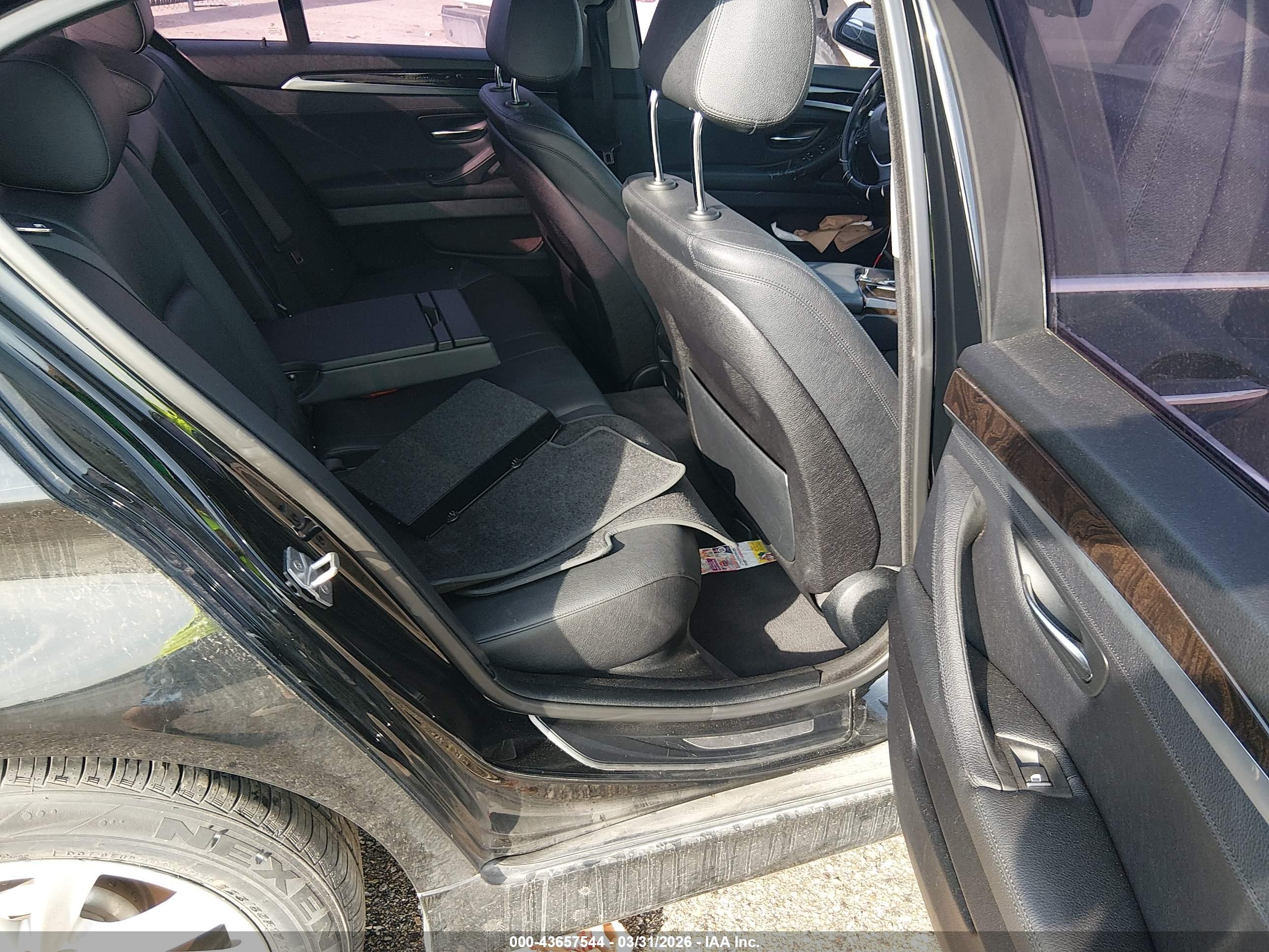 BMW 528I image 8