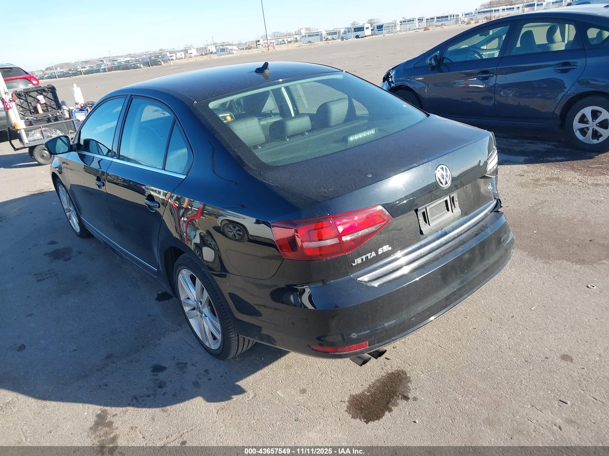VOLKSWAGEN JETTA image 3