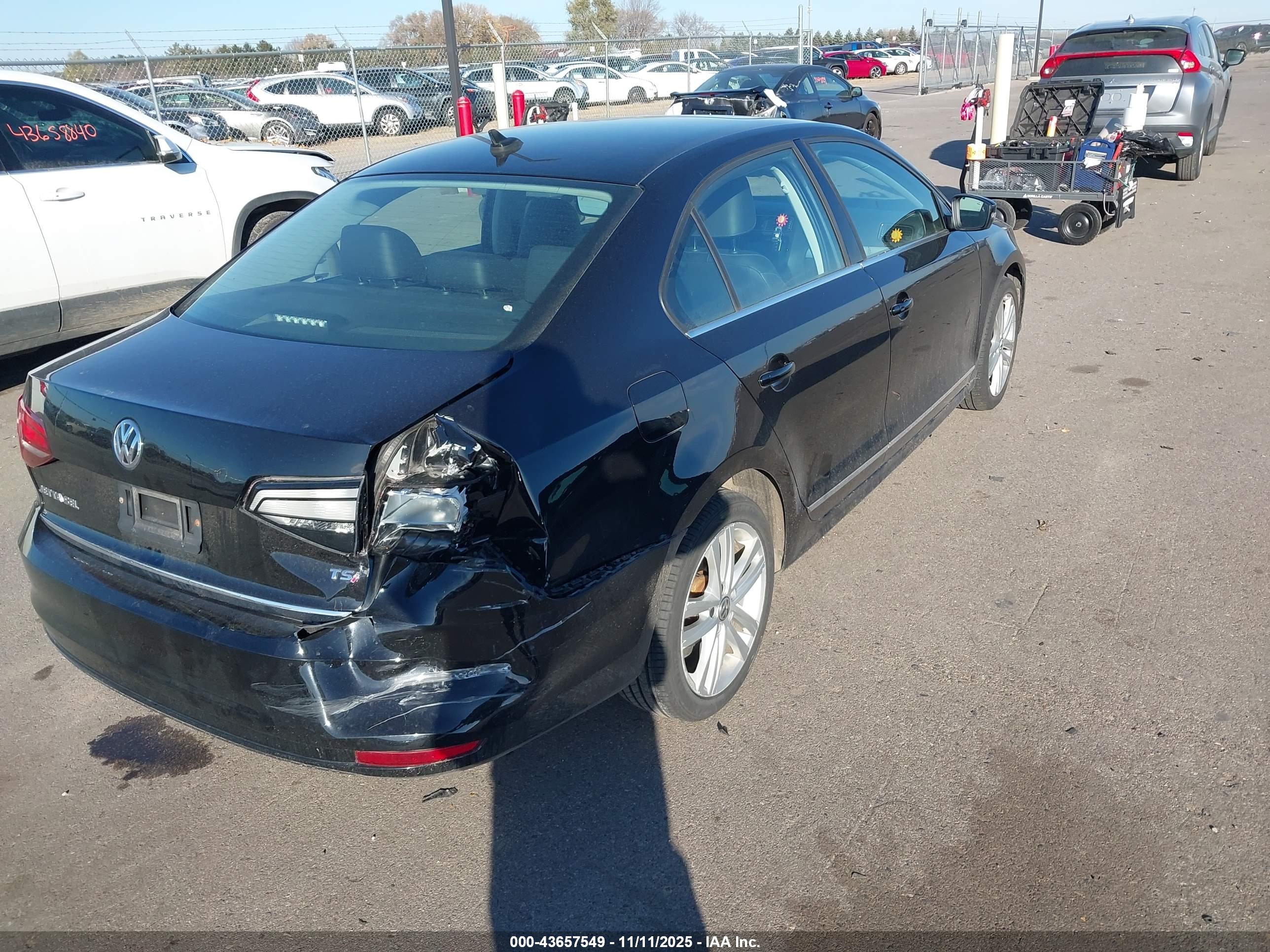 VOLKSWAGEN JETTA image 4