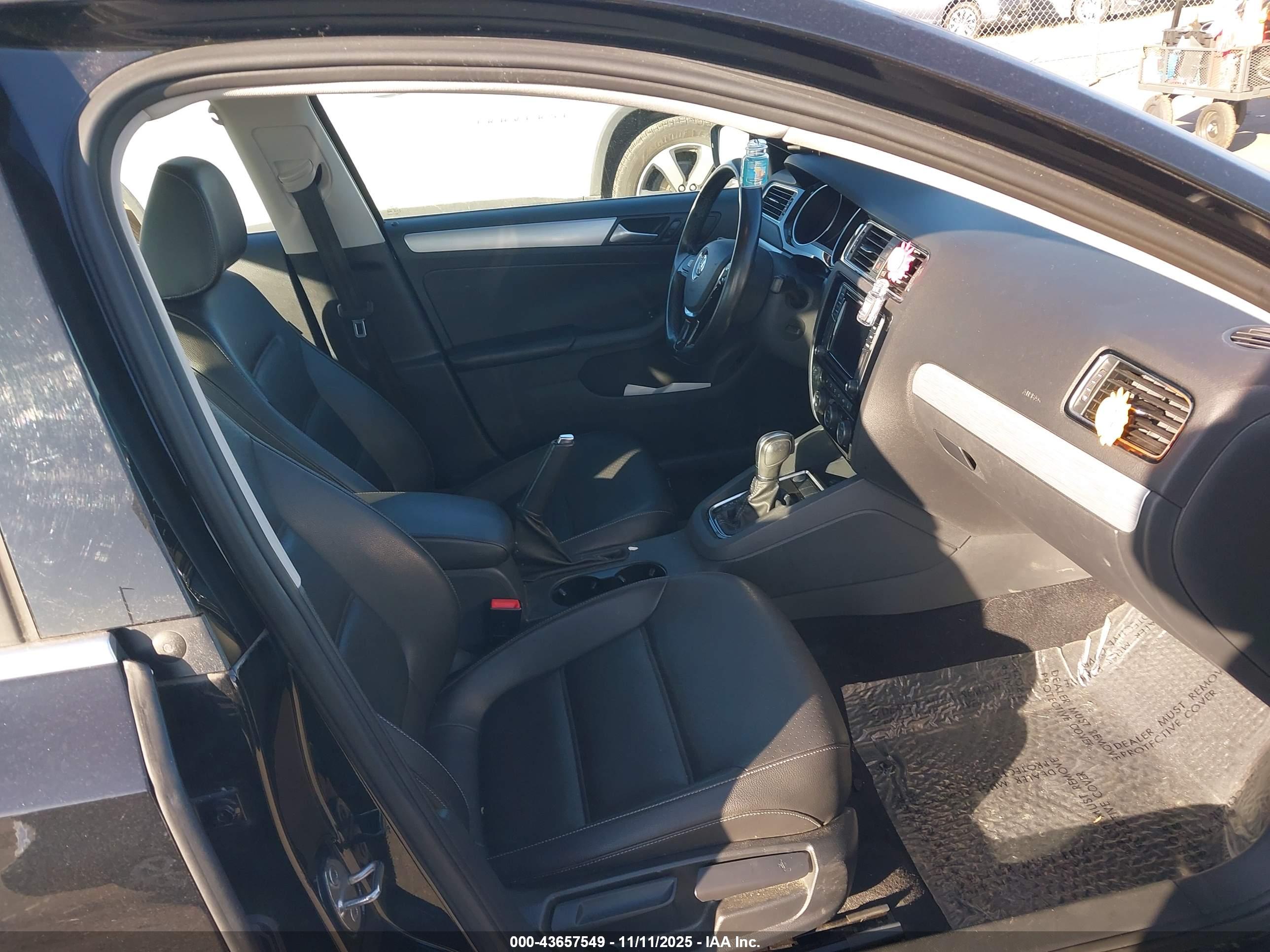 VOLKSWAGEN JETTA image 5