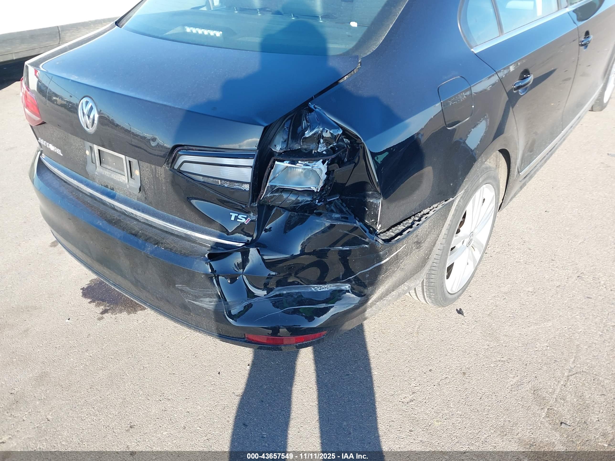 VOLKSWAGEN JETTA image 6