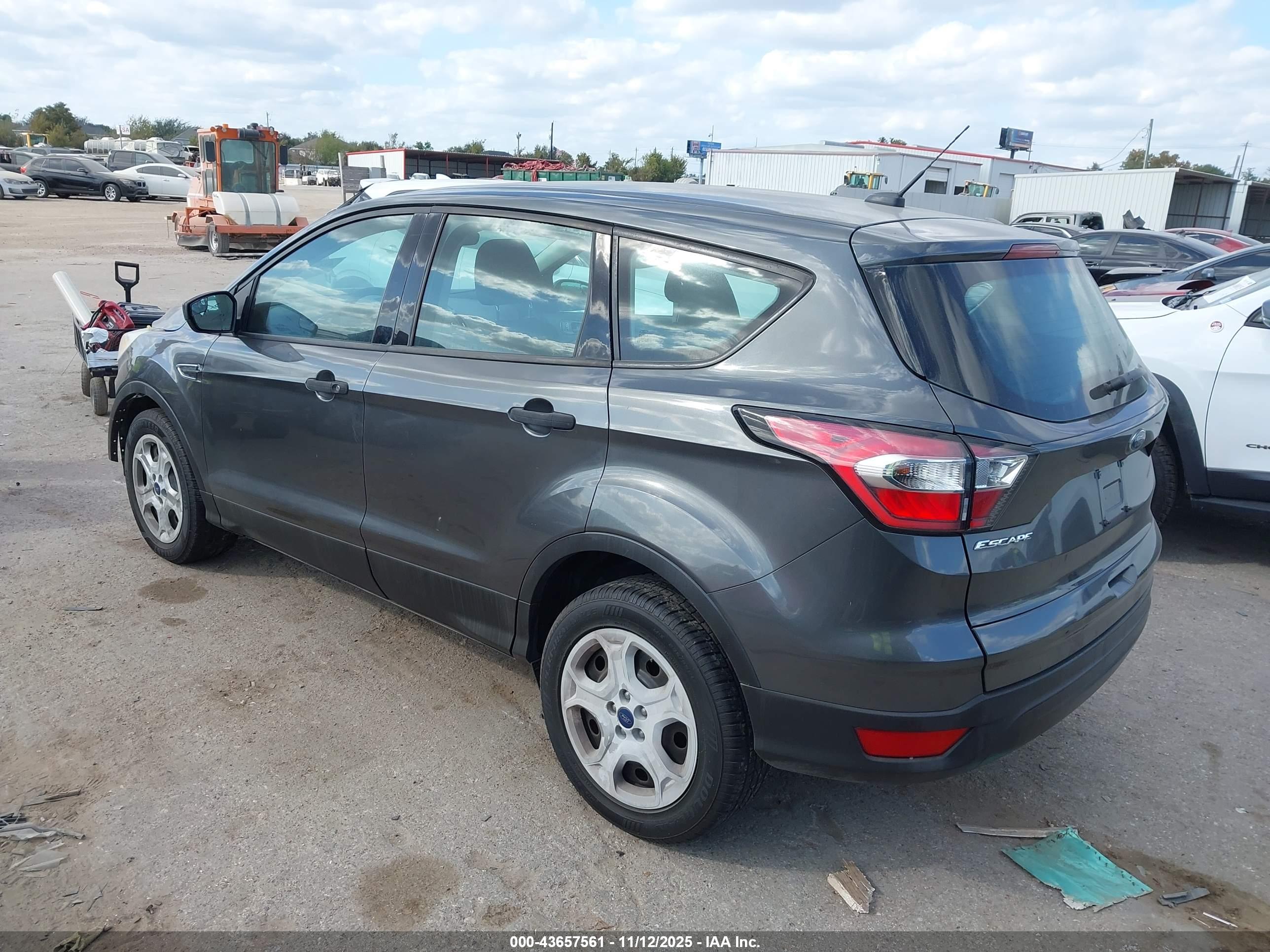 FORD ESCAPE image 3