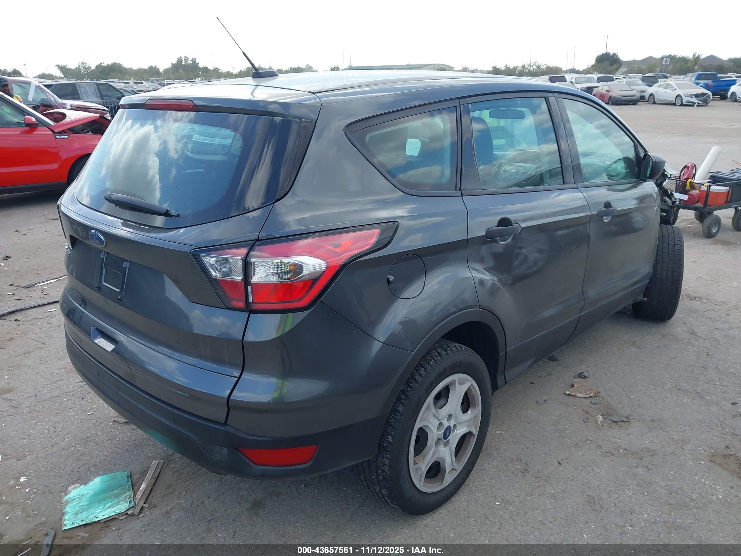FORD ESCAPE image 4