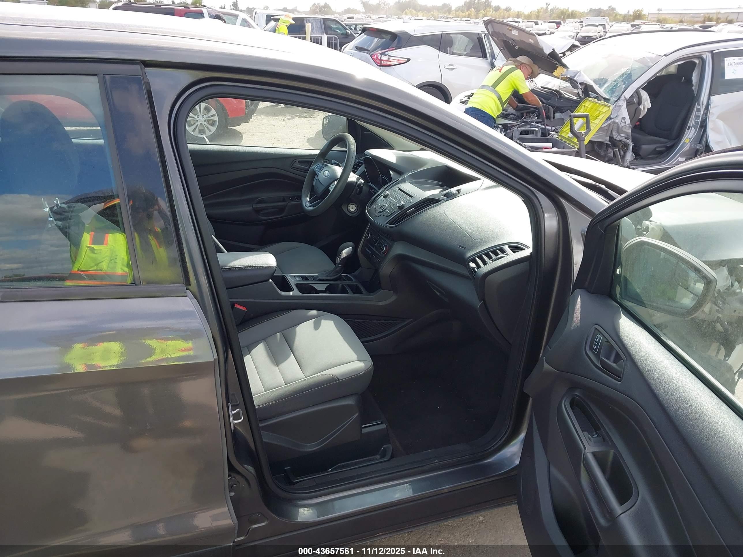 FORD ESCAPE image 5