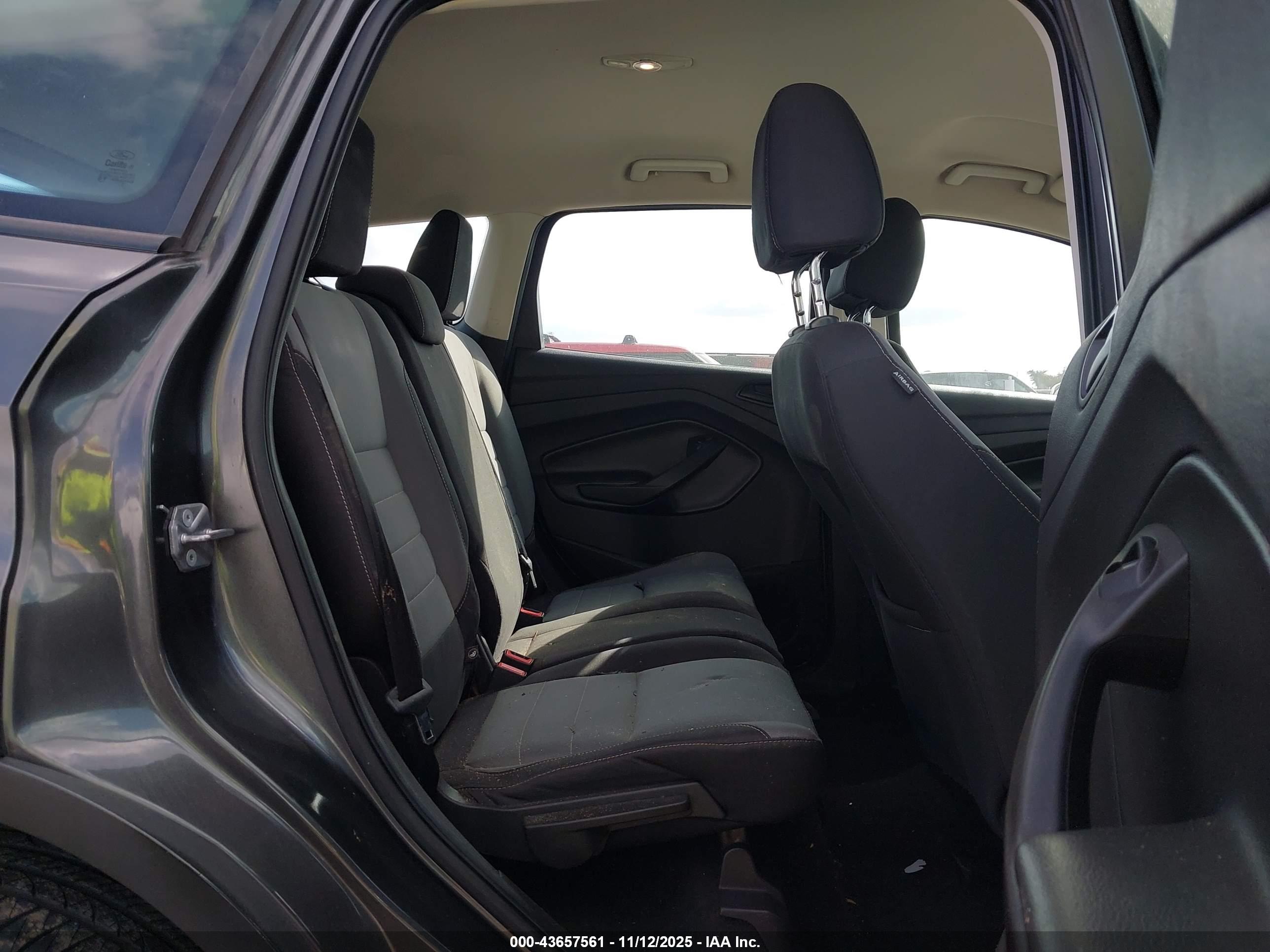 FORD ESCAPE image 8