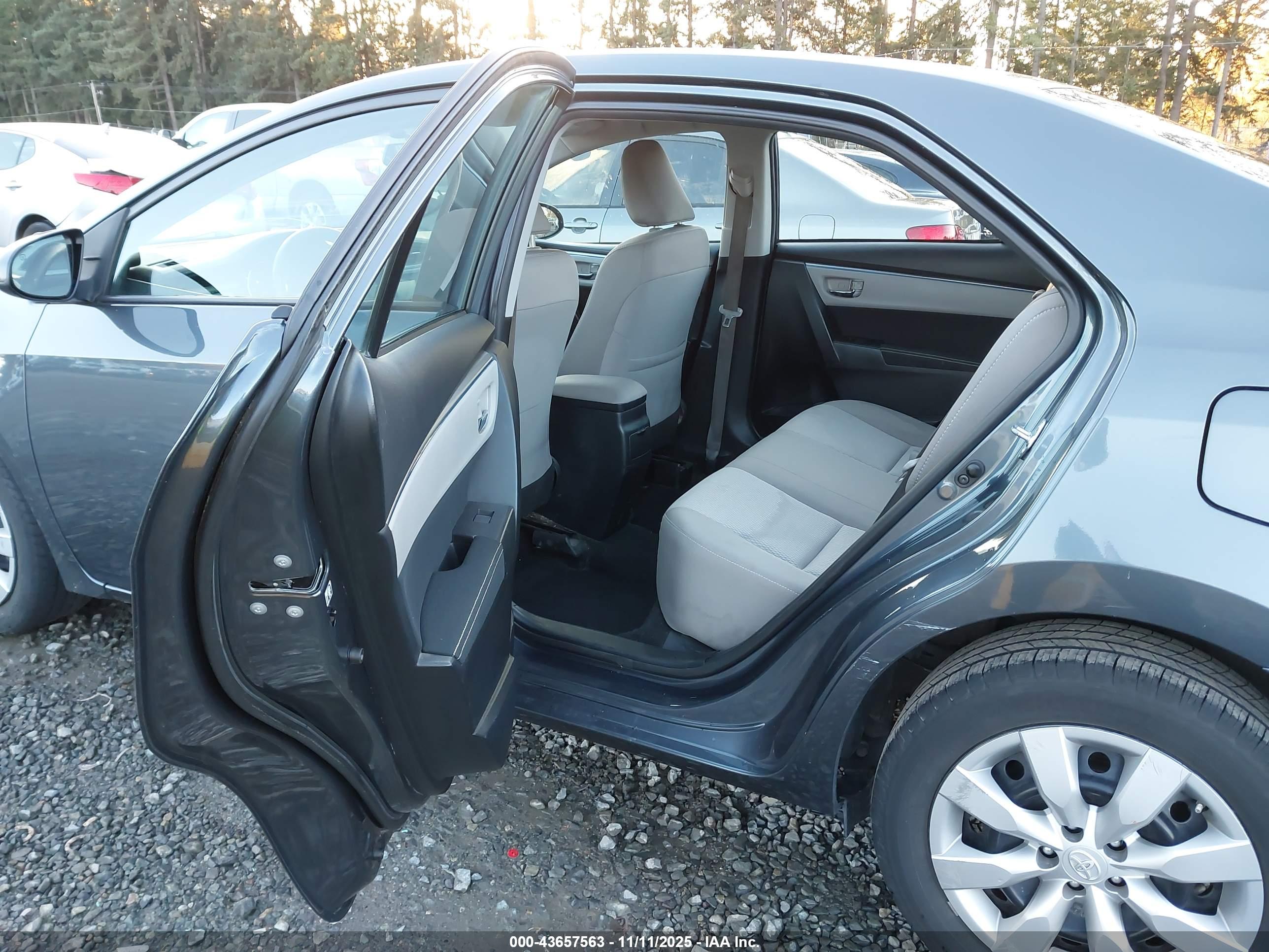 TOYOTA COROLLA image 8