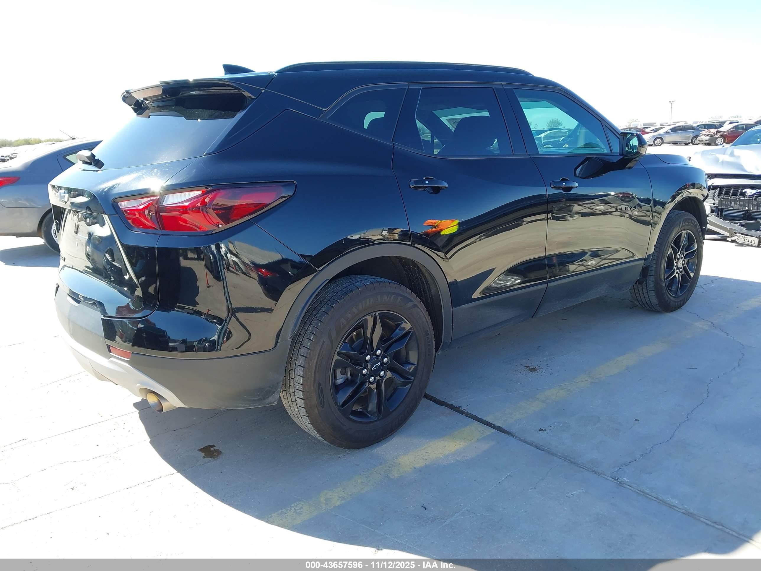 CHEVROLET BLAZER image 4
