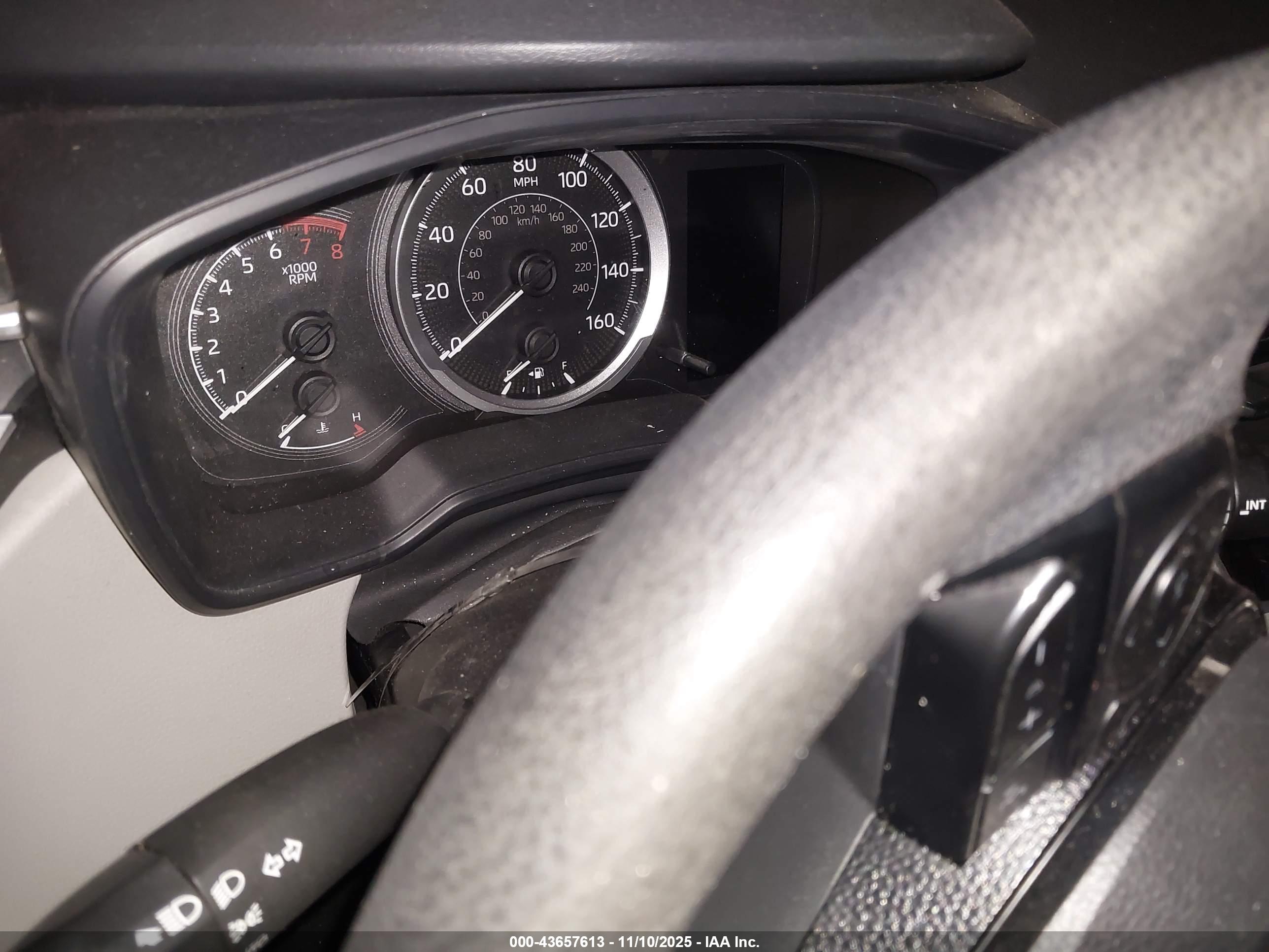 TOYOTA COROLLA image 7