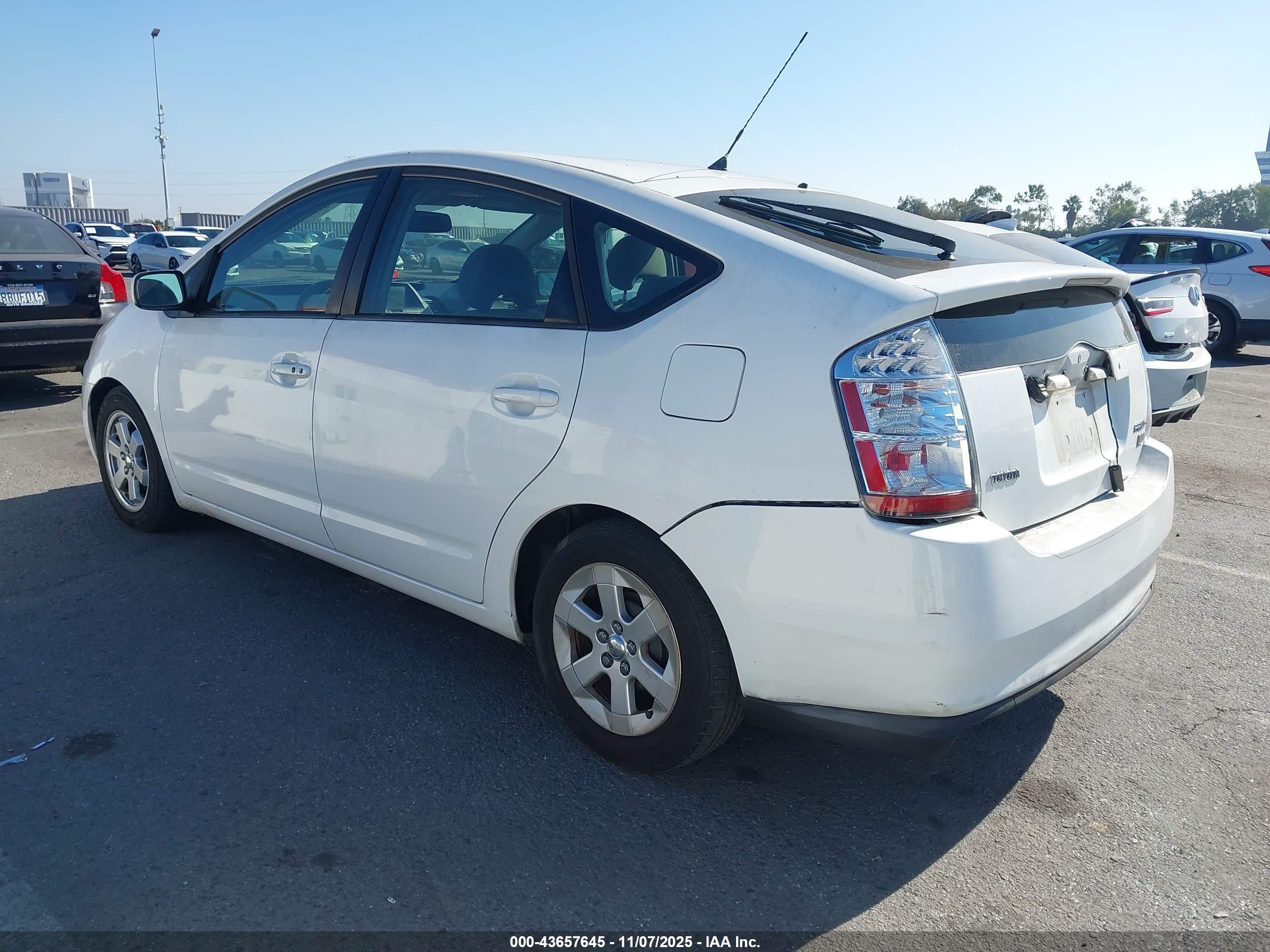 TOYOTA PRIUS image 3