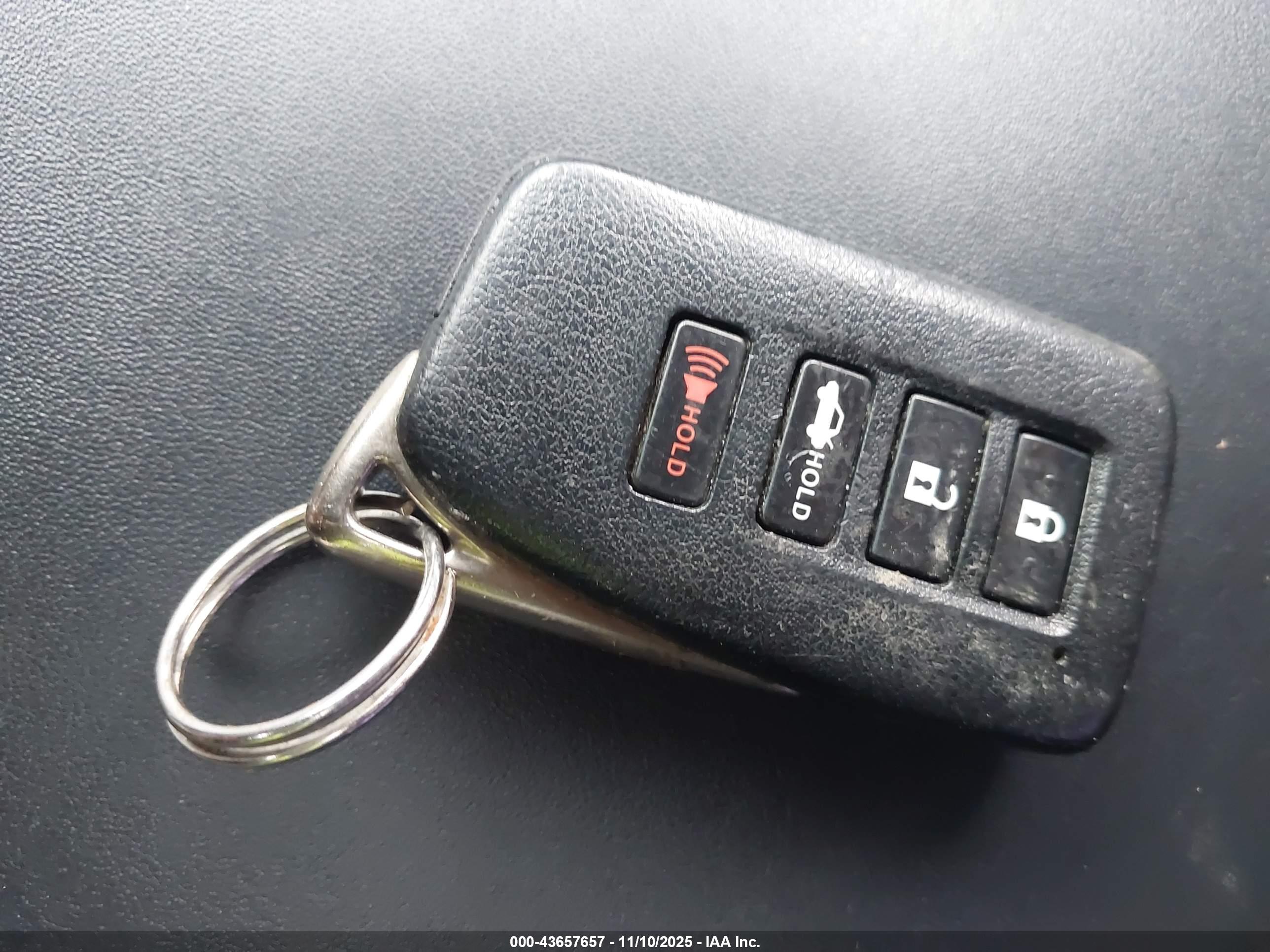 LEXUS IS image 11